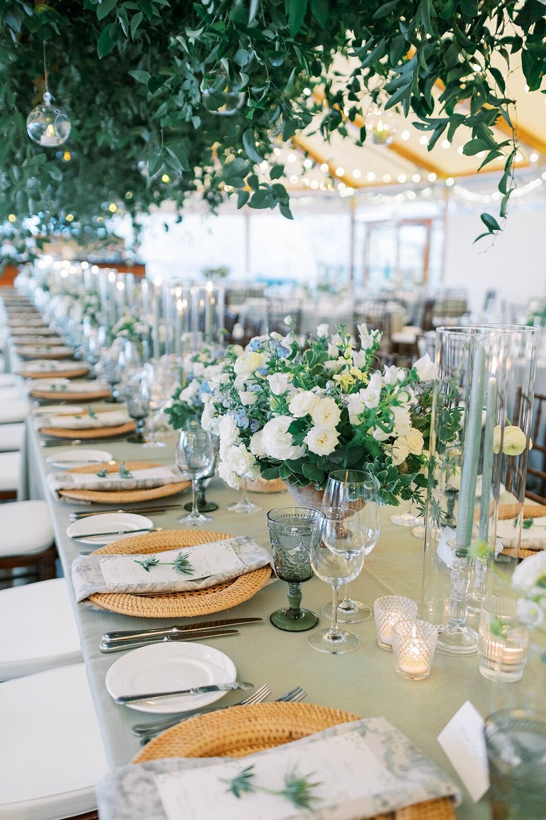 leila-james-events-newport-rhode-island-luxury-wedding-planner-castle-hill-inn-venue-emily-march-payne-wedding-photographer-VaughanWedding_0831 copy 2