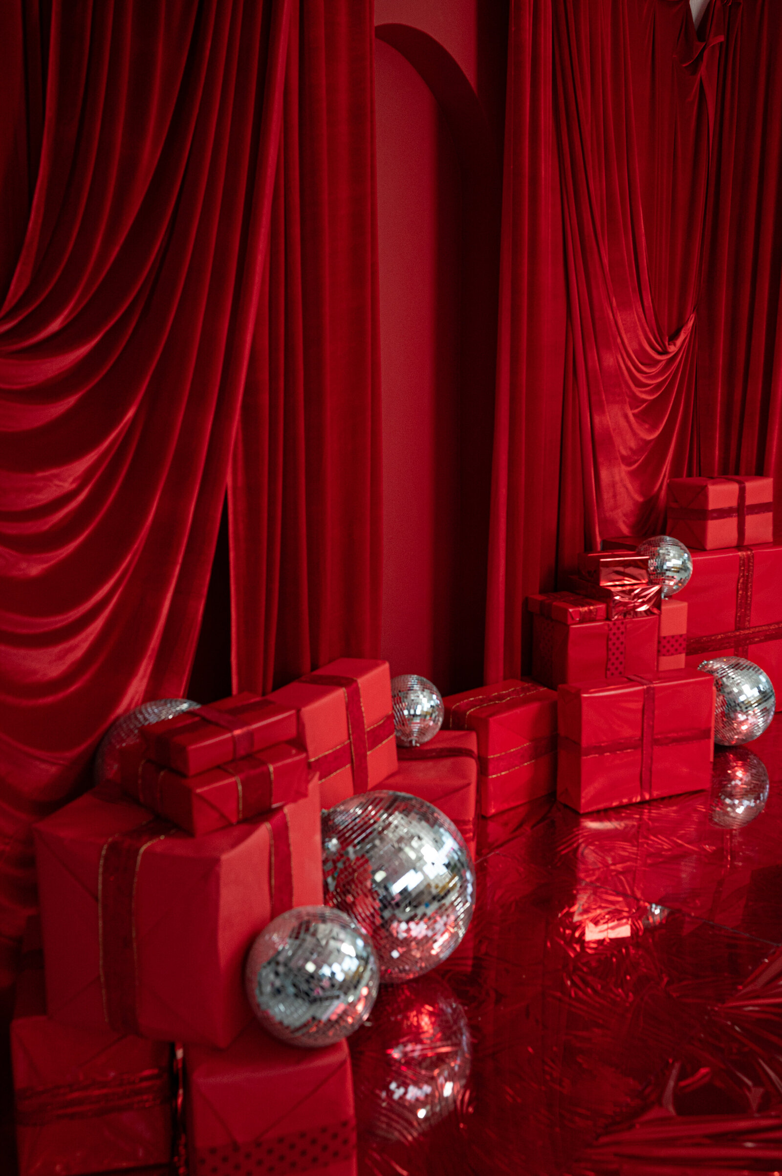 Crimson Christmas Set 2024__0001