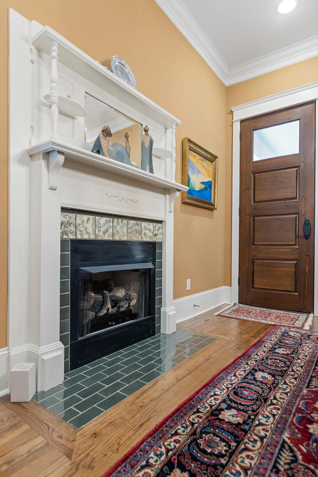 1615 Read Ave Fireplace