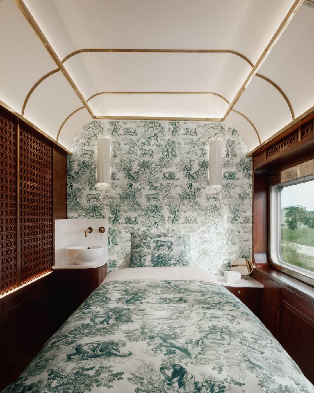 Eastern & Orient Express, A Belmond Train 11