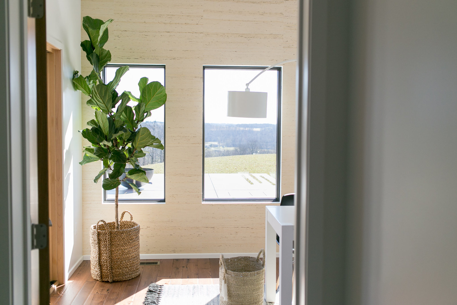 Modern, minimalist home office design