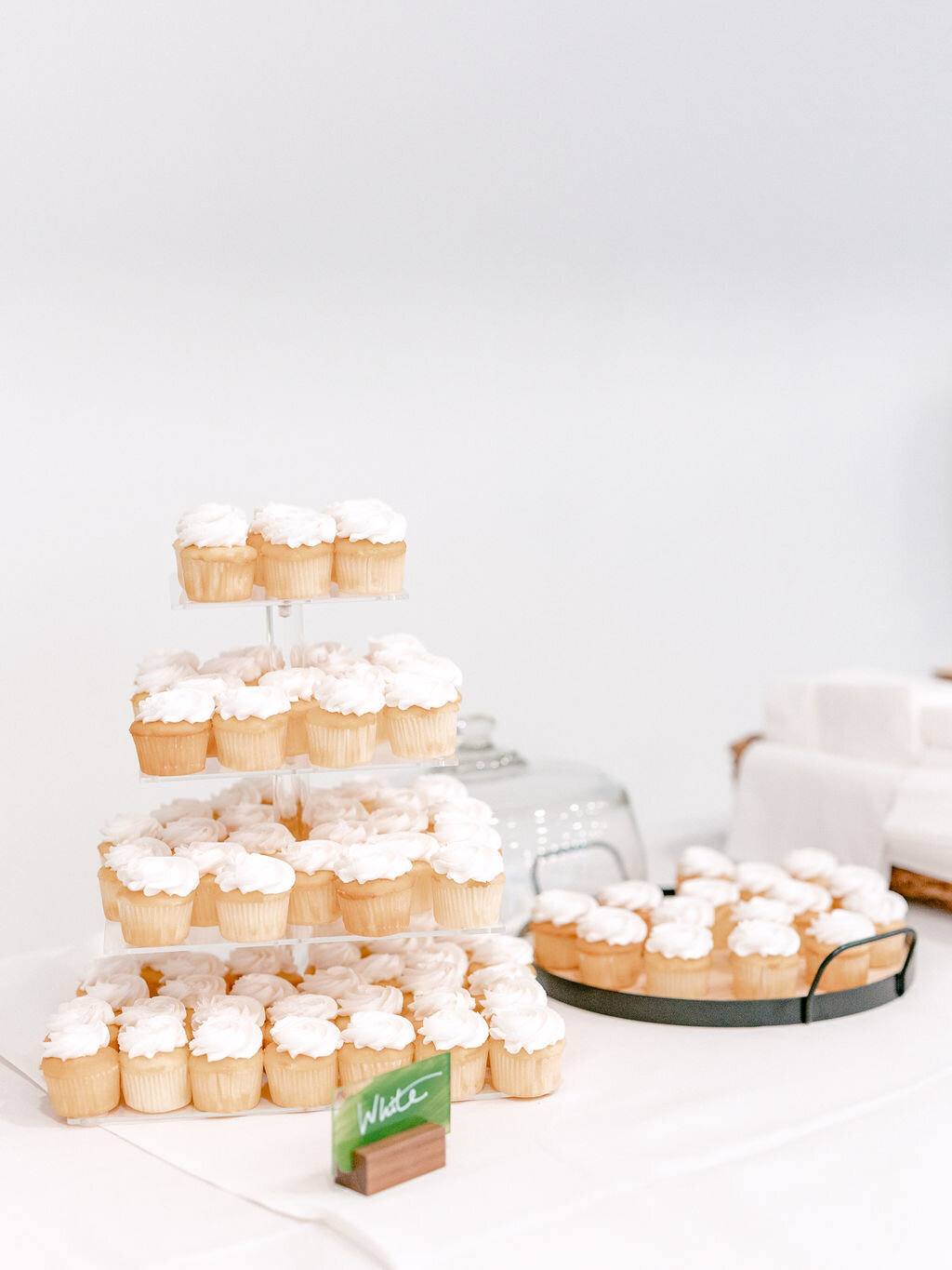 white-cupcakes-dessert-wedding-simple-elegant
