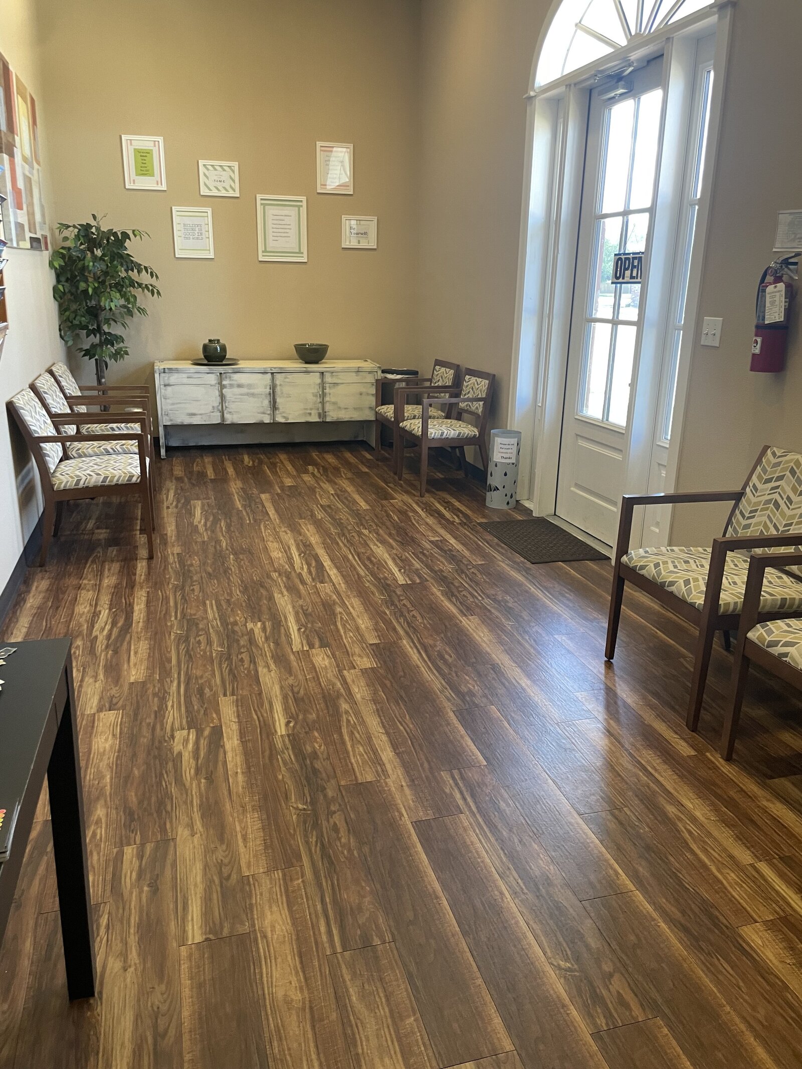 Lake Jackson lobby