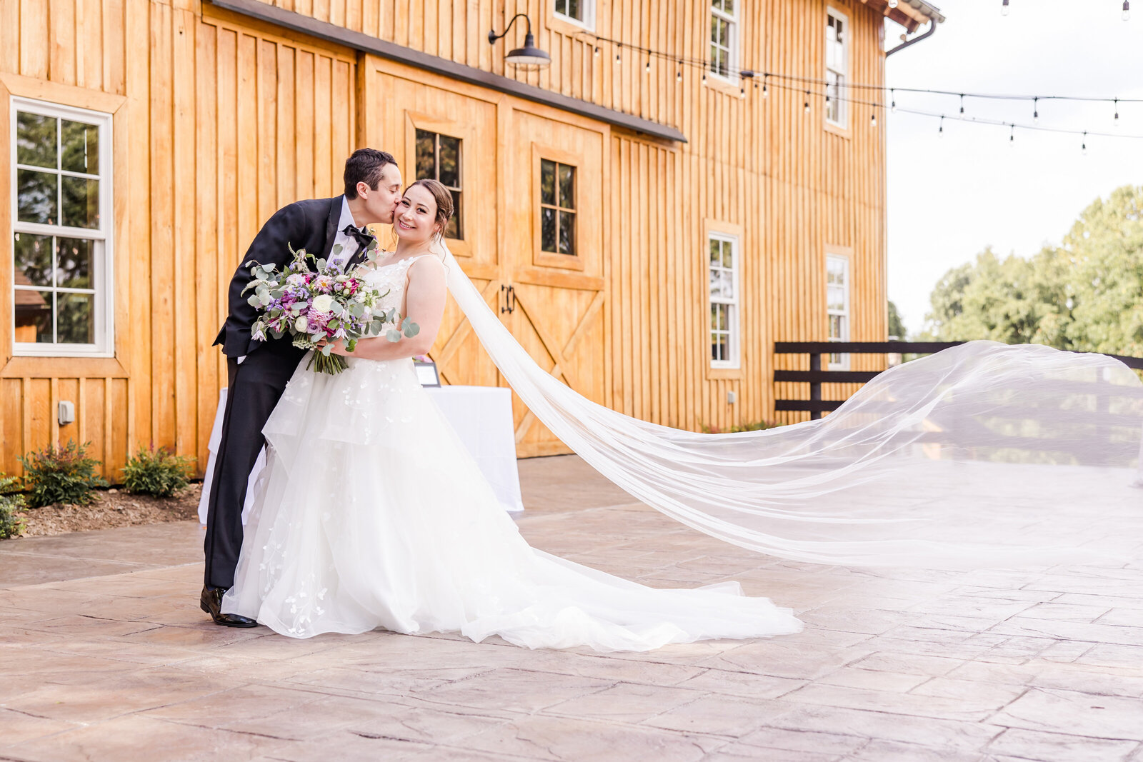 Oak_Barn_At_Loyalty_Leesburg_VA_Wedding_Photographer_Weltz303