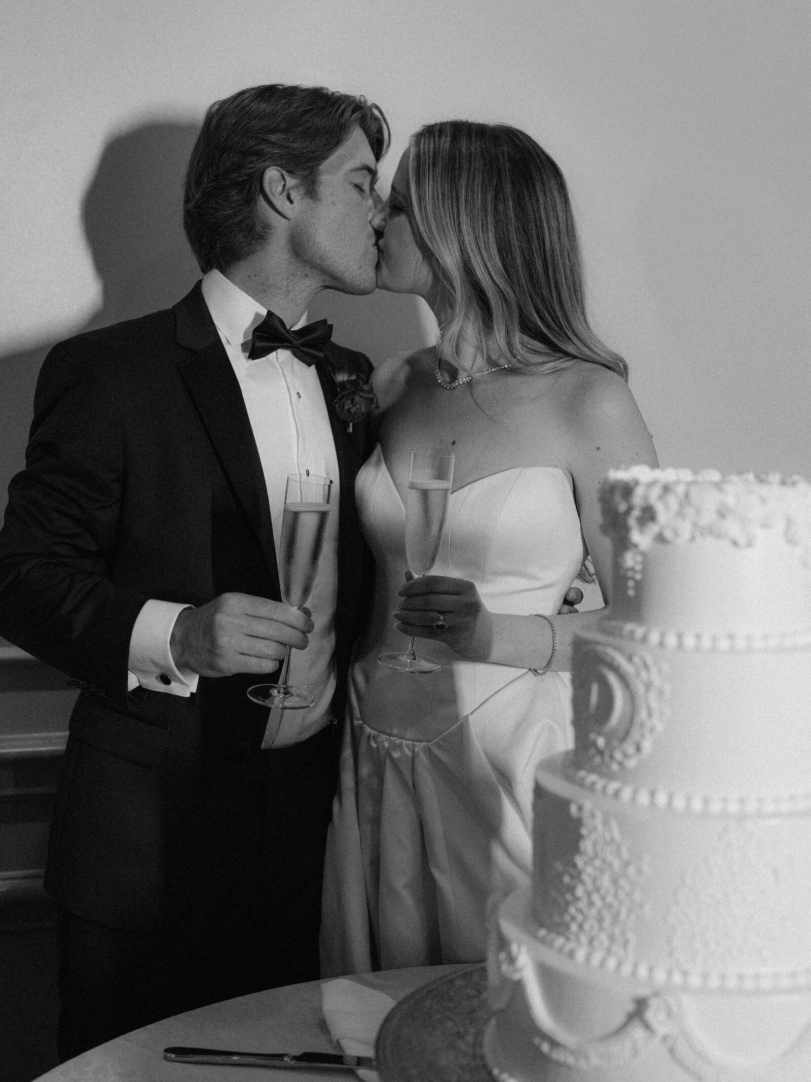 ritz-carlton-wedding-cake