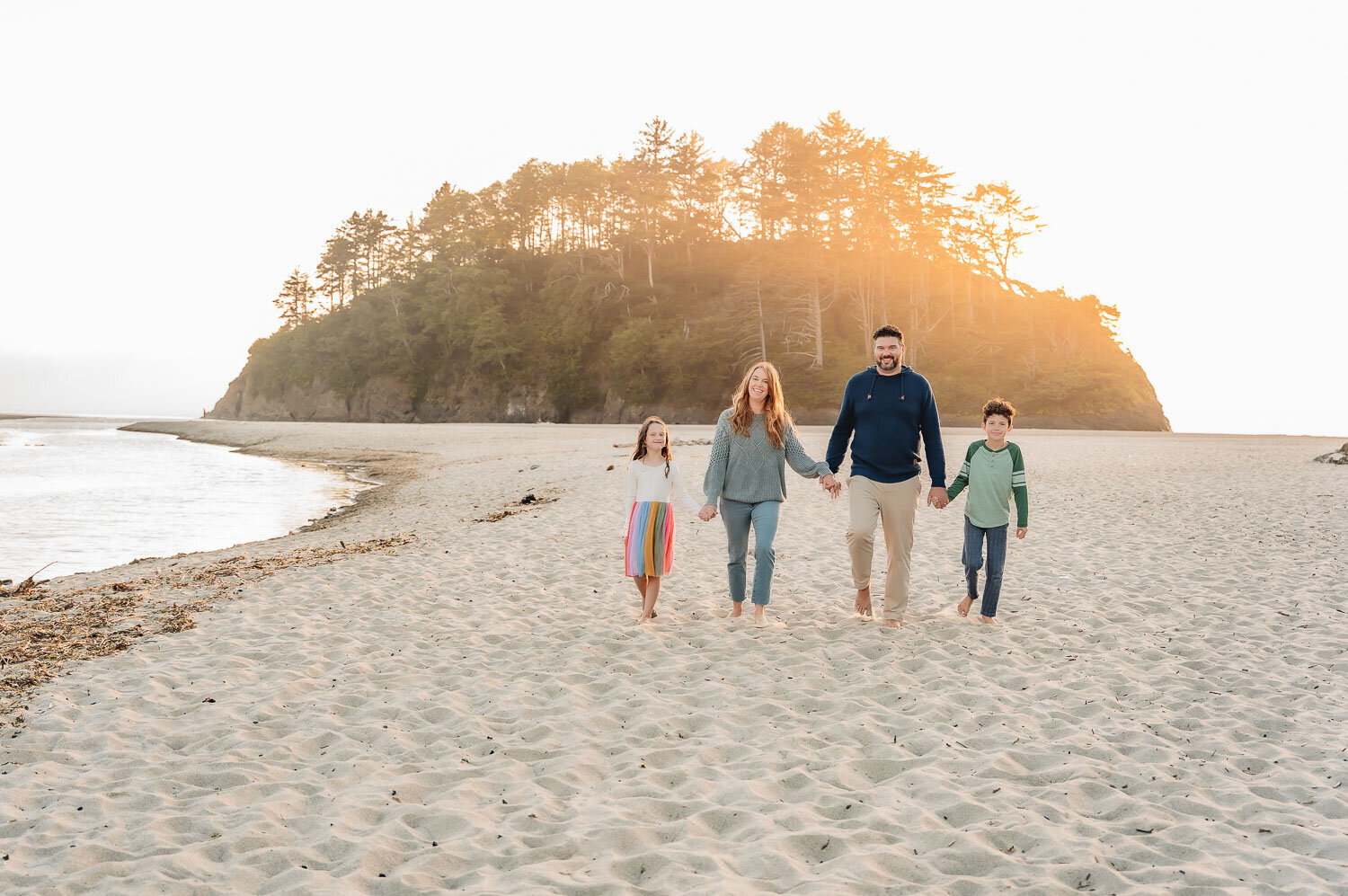 Family Photographer in Lincoln City, Oregon 