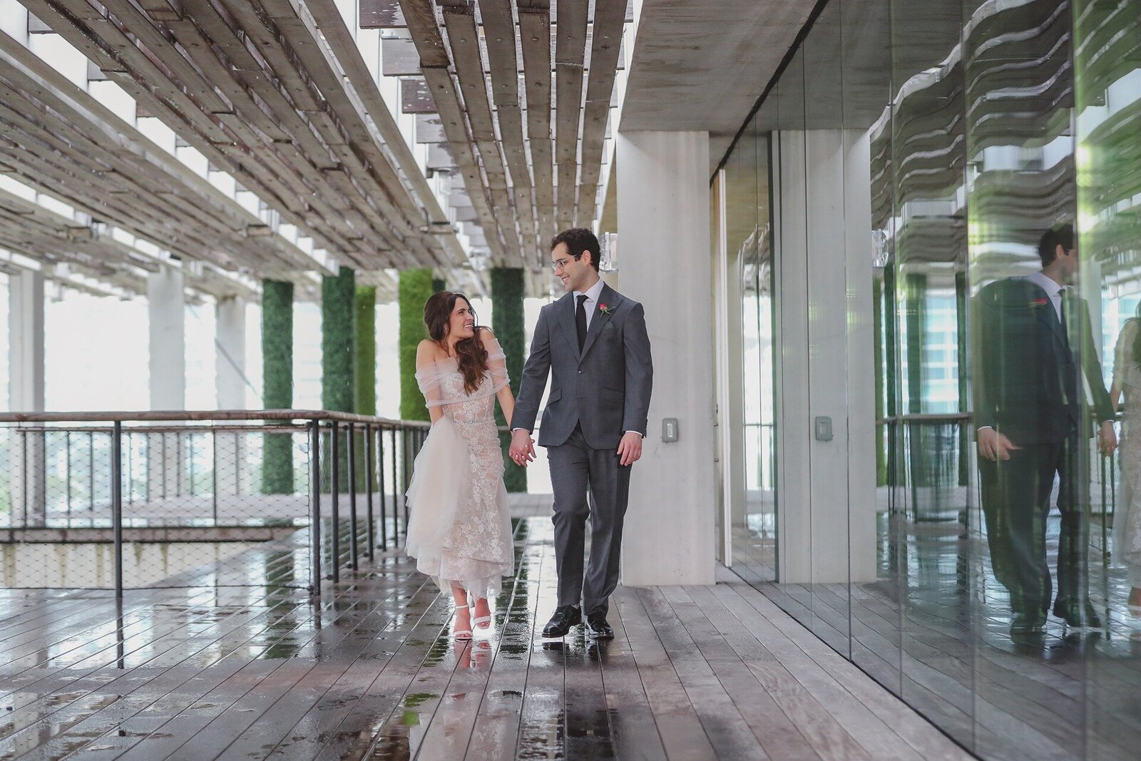 bride-groom-perez-art-museum-wedding-4