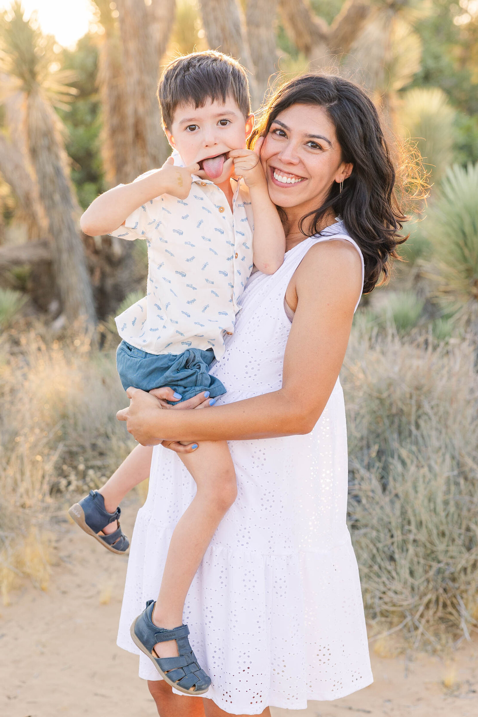 joshua-tree-lancaster-california-family-photo-session-aronoff-photography (4)