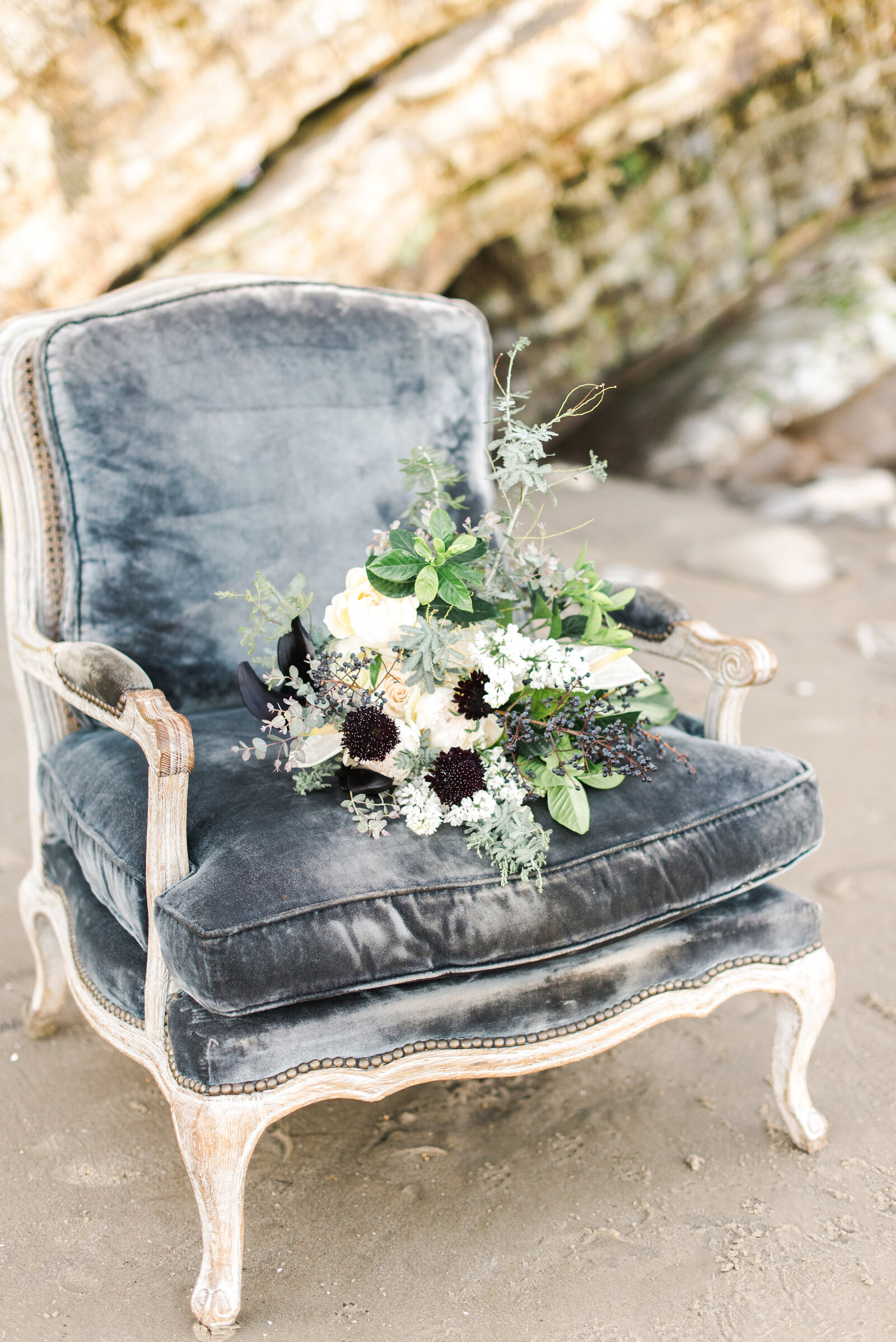 Precious-and-blooming-floral-design-kellye-clifford-Destination I do -Editorial-21