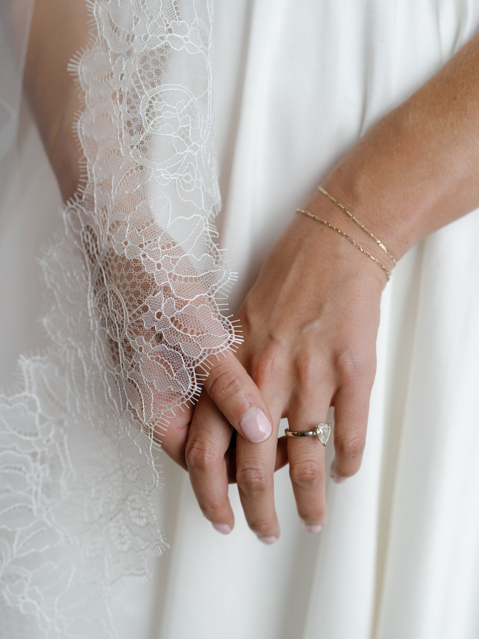 19-kelseycowley_weddingpreview_olivia&graydon
