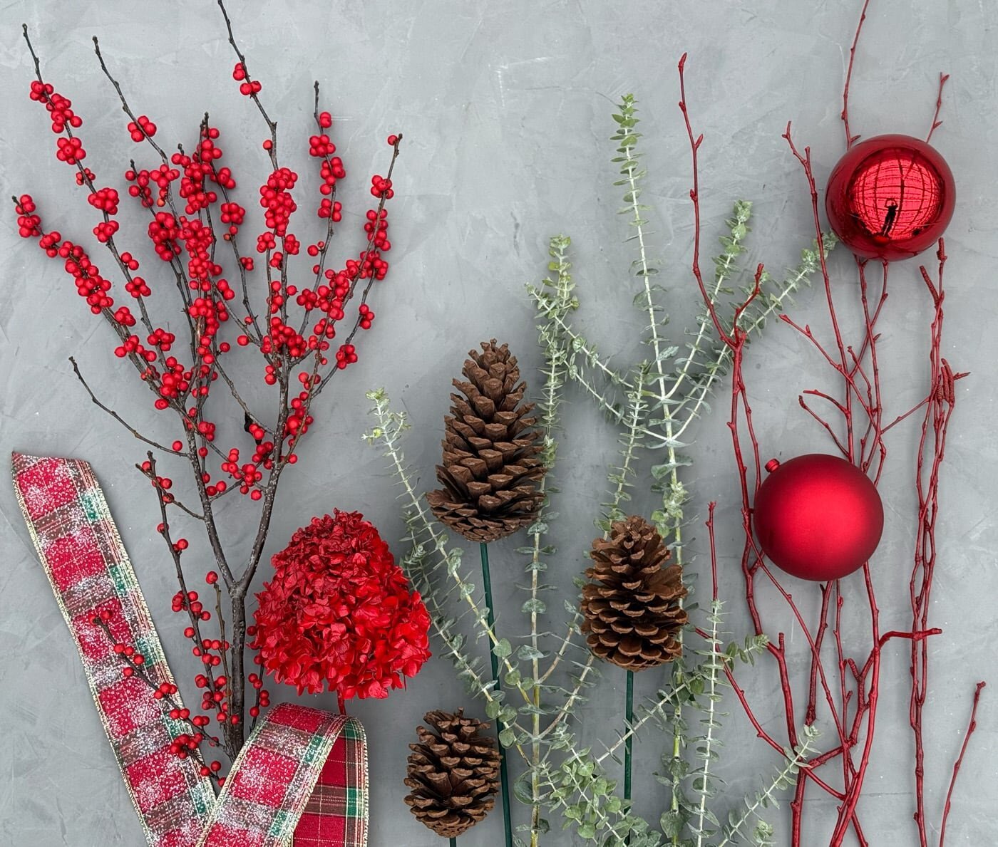Noblesville Real Christmas Wreath - Sweet Peas Flower Farm 09