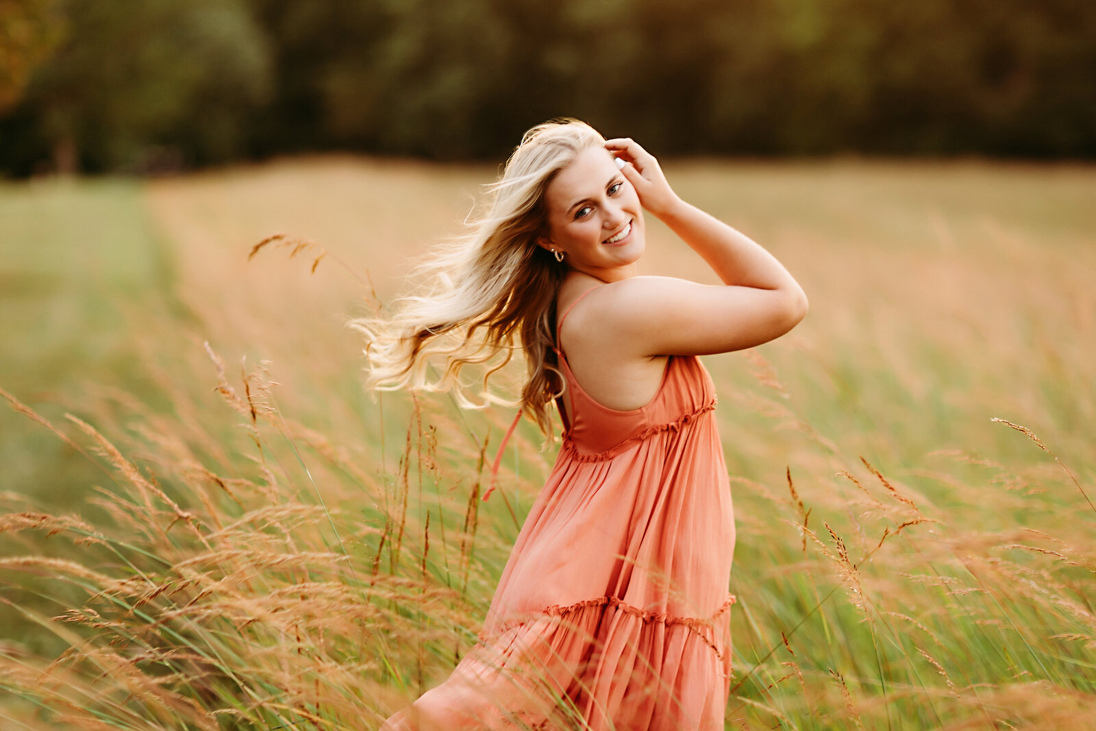 senior-portrait-photographer-rustic-farm-natural-central-va