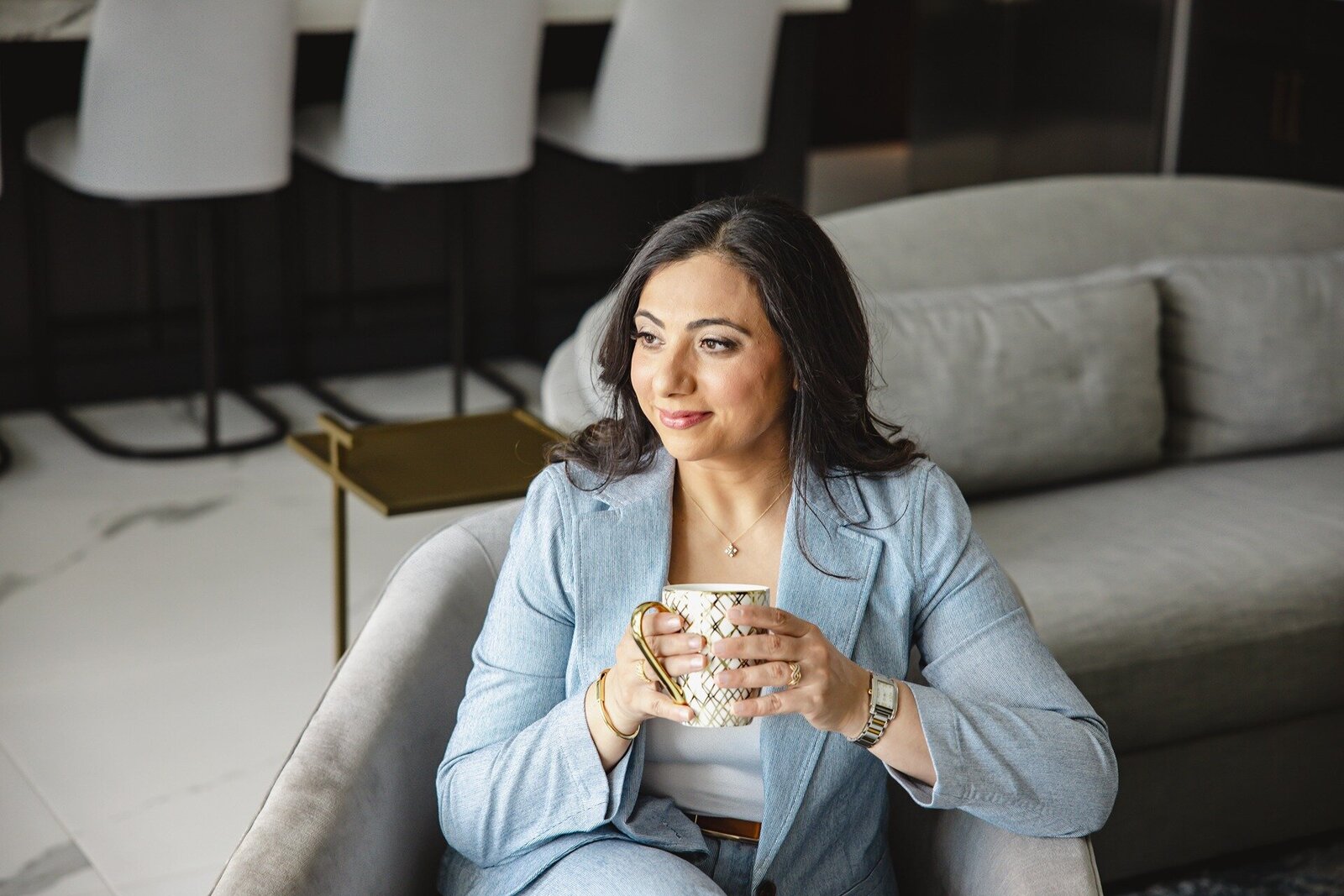 female-personal-brand-photo-1