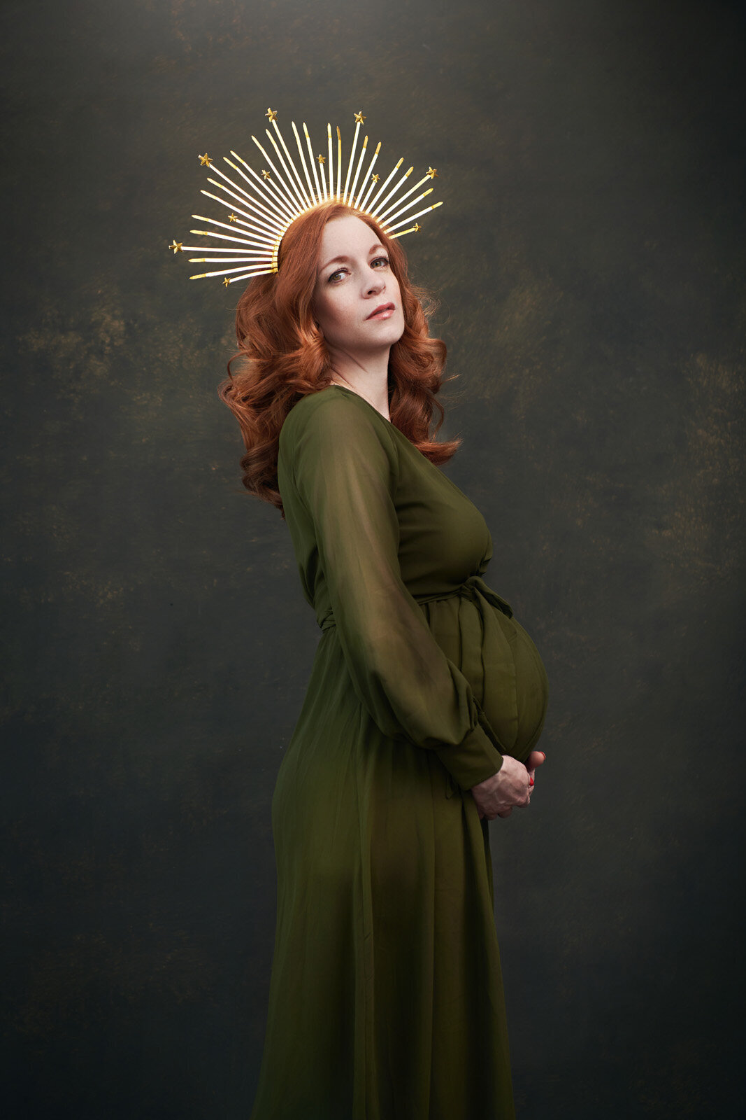 Elegant Fine Art Maternity Portrait in Minneapolis with Regal Headpiece-01