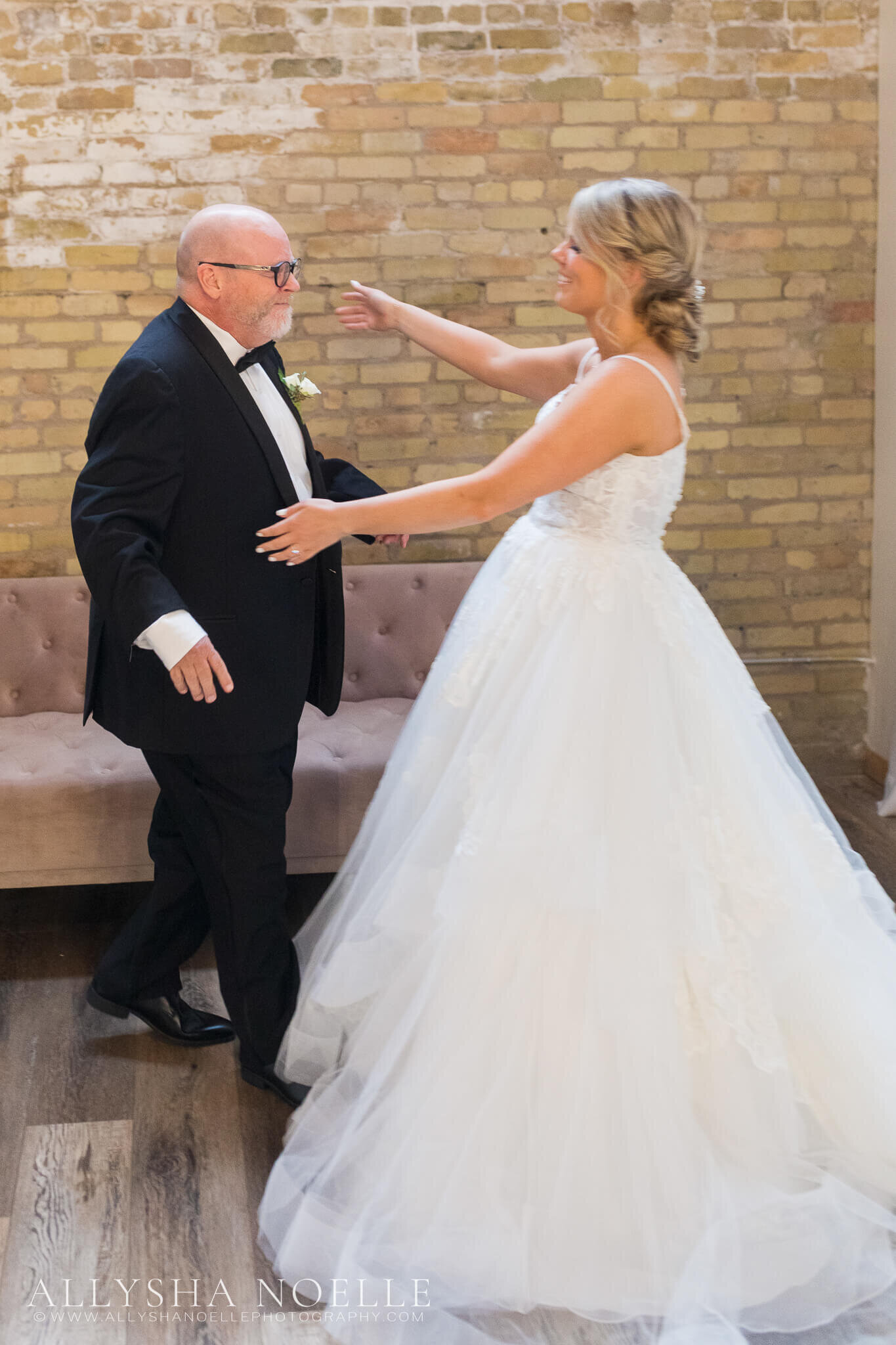 Wedding-at-The-Factory-on-Barclay-in-Milwaukee-0126