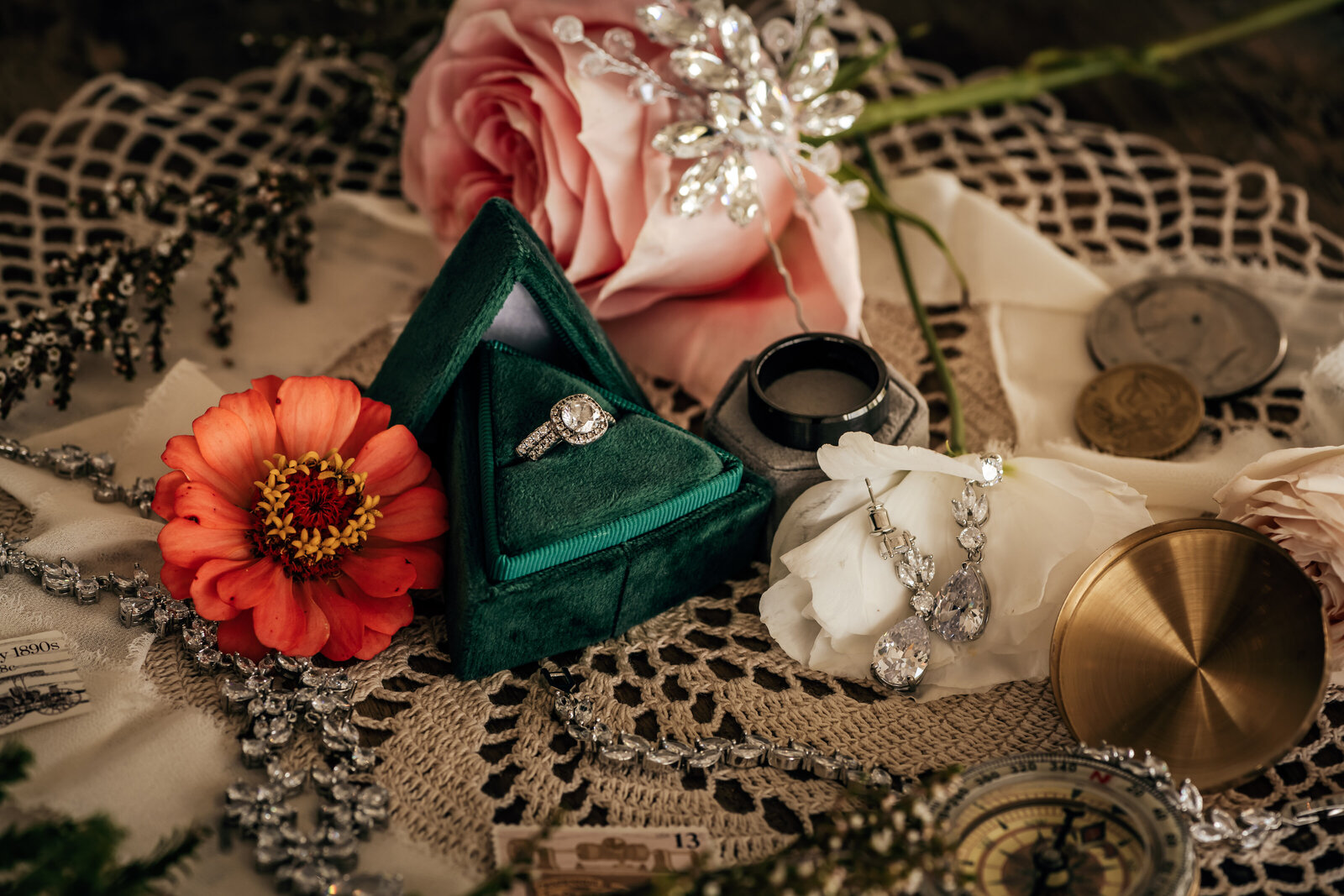 The wedding details that matter. Florals, wedding rings and jewelry