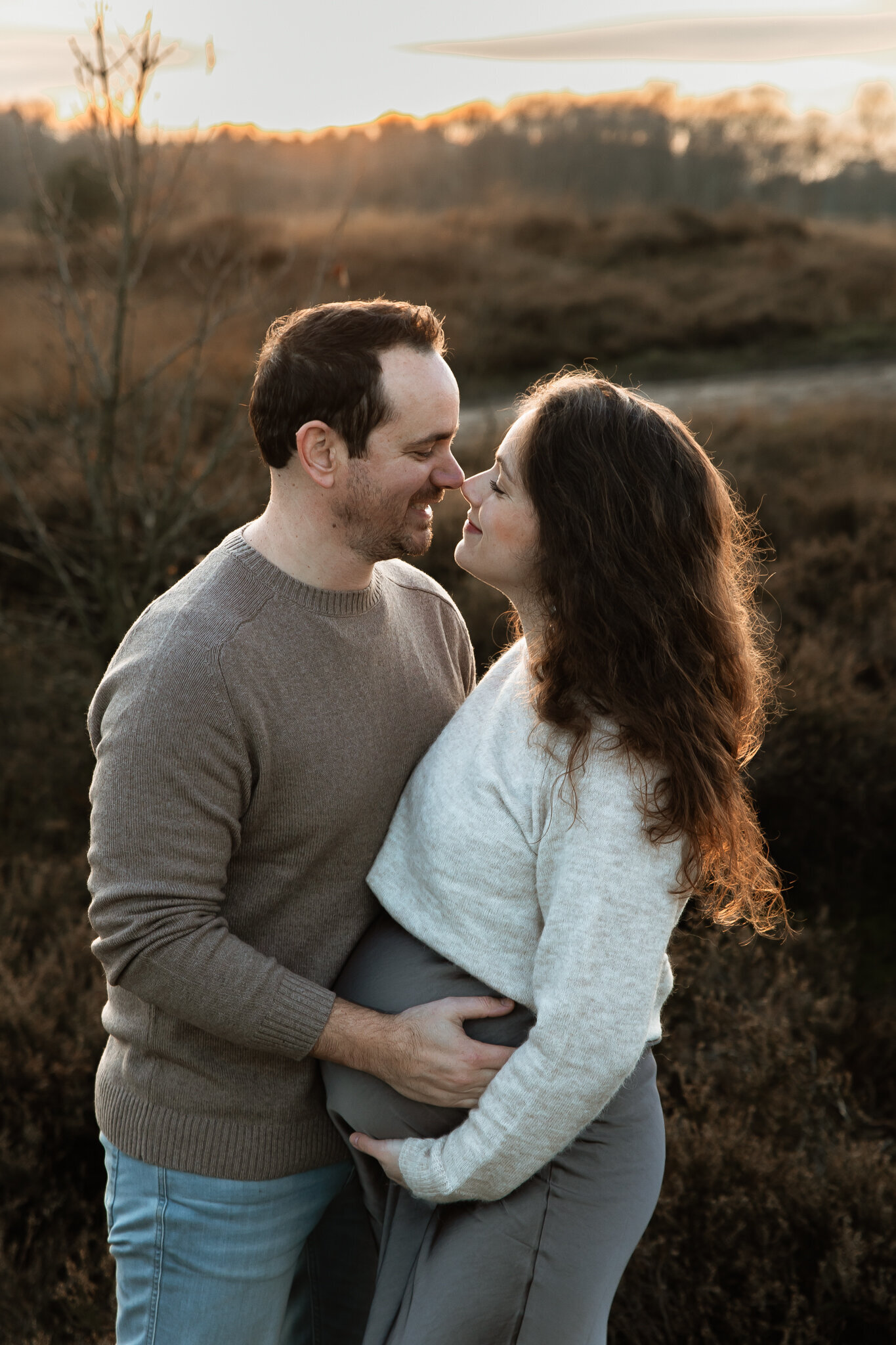 zwangerschapsftoshoot eindhoven zwangerschapsfotograaf fotoshoot zwangerschap fotograaf zwangerschap valkenswaard zwanger fotoshoot newbornshoot la nouk fotografie gezinsshoot