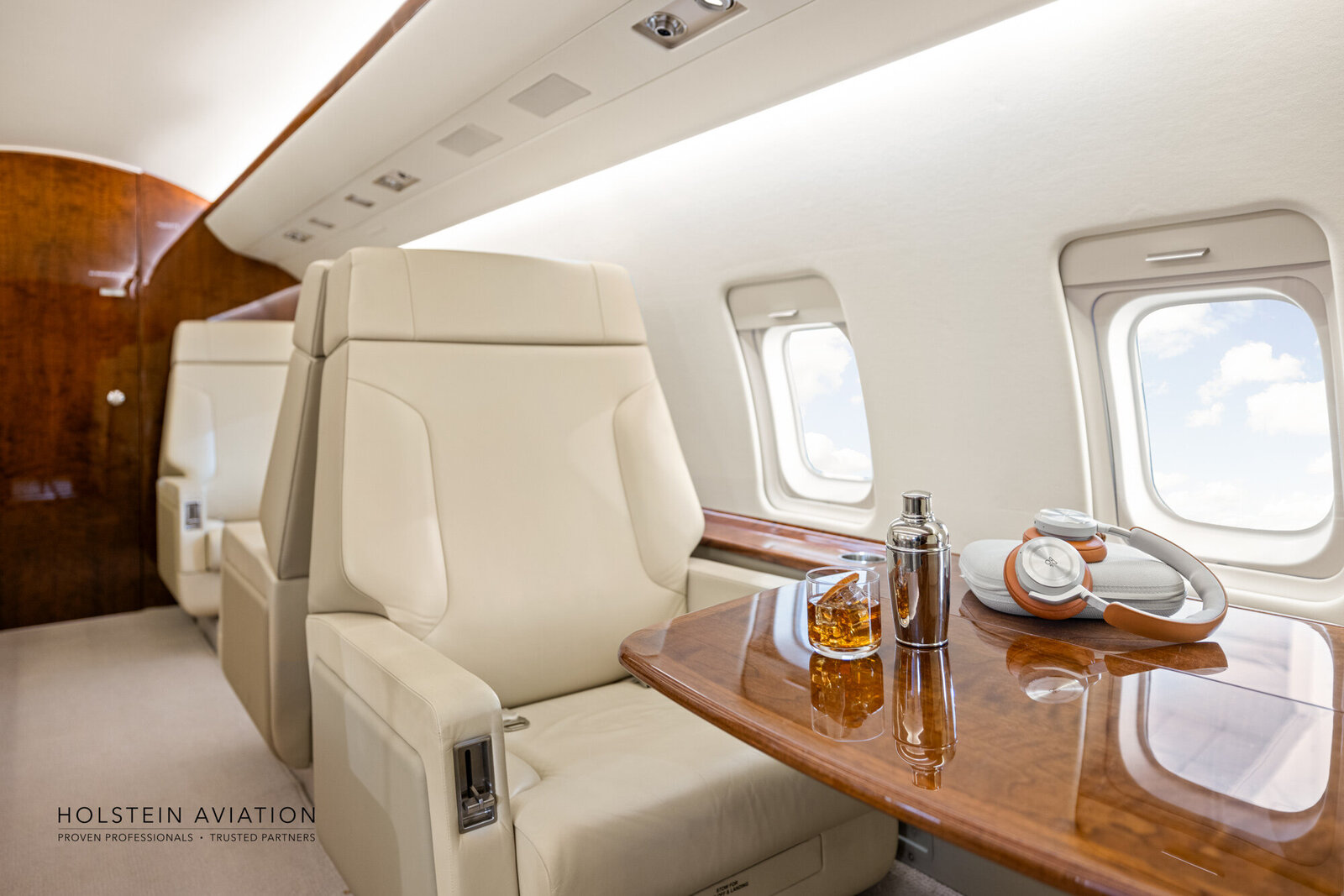 Challenger 604 N60JC Watermarked-15