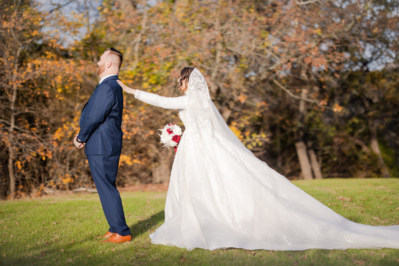 First look photoshoot for bride and groom before wedding