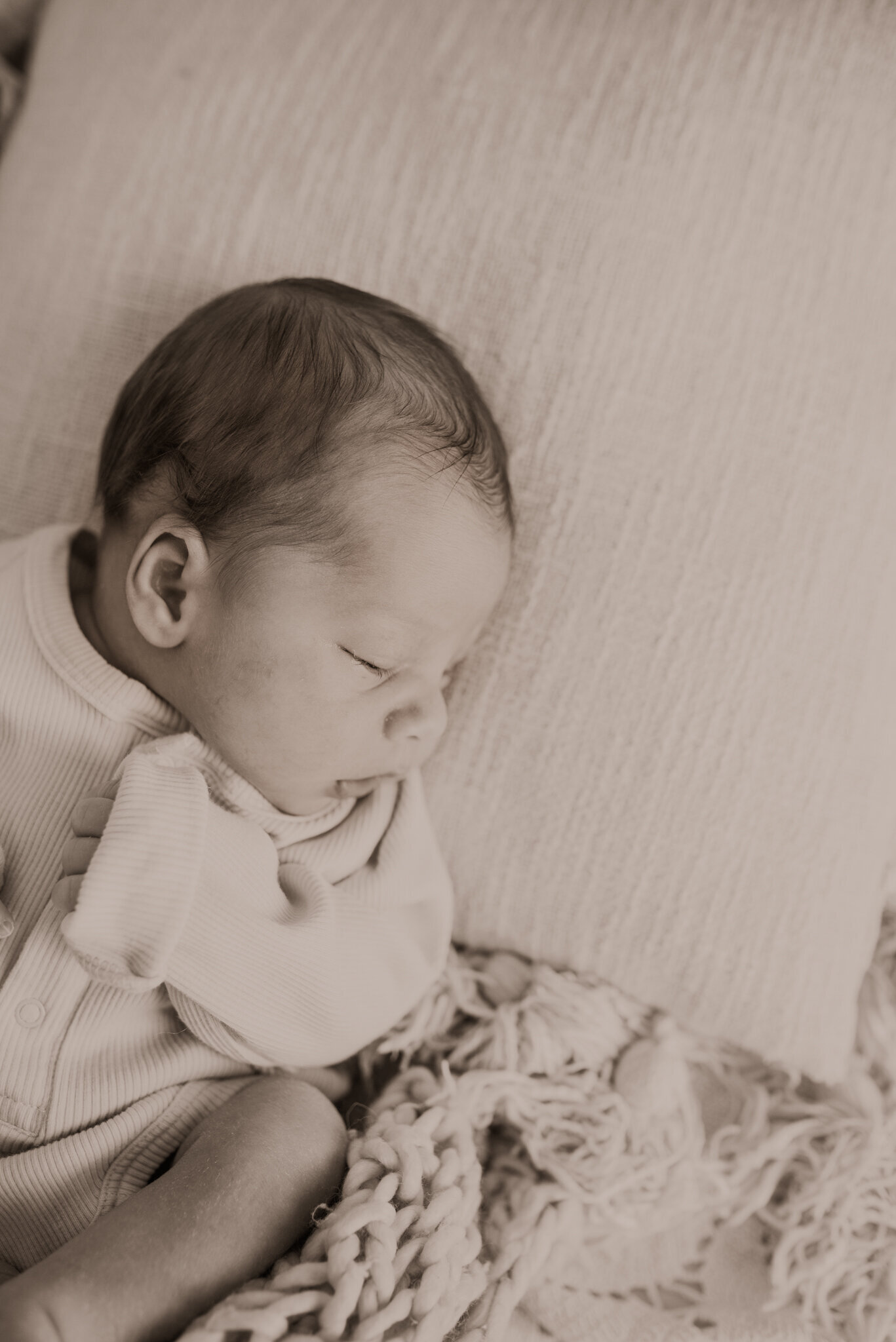 guches-newborn-bismarck-studio-24