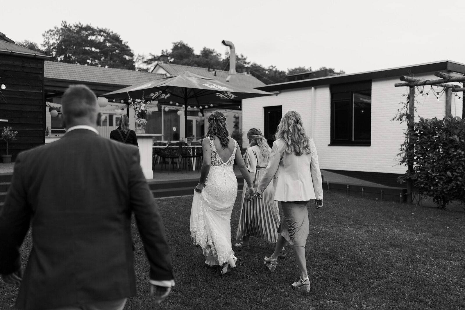 meike molenaar fotografie bruid met gasten