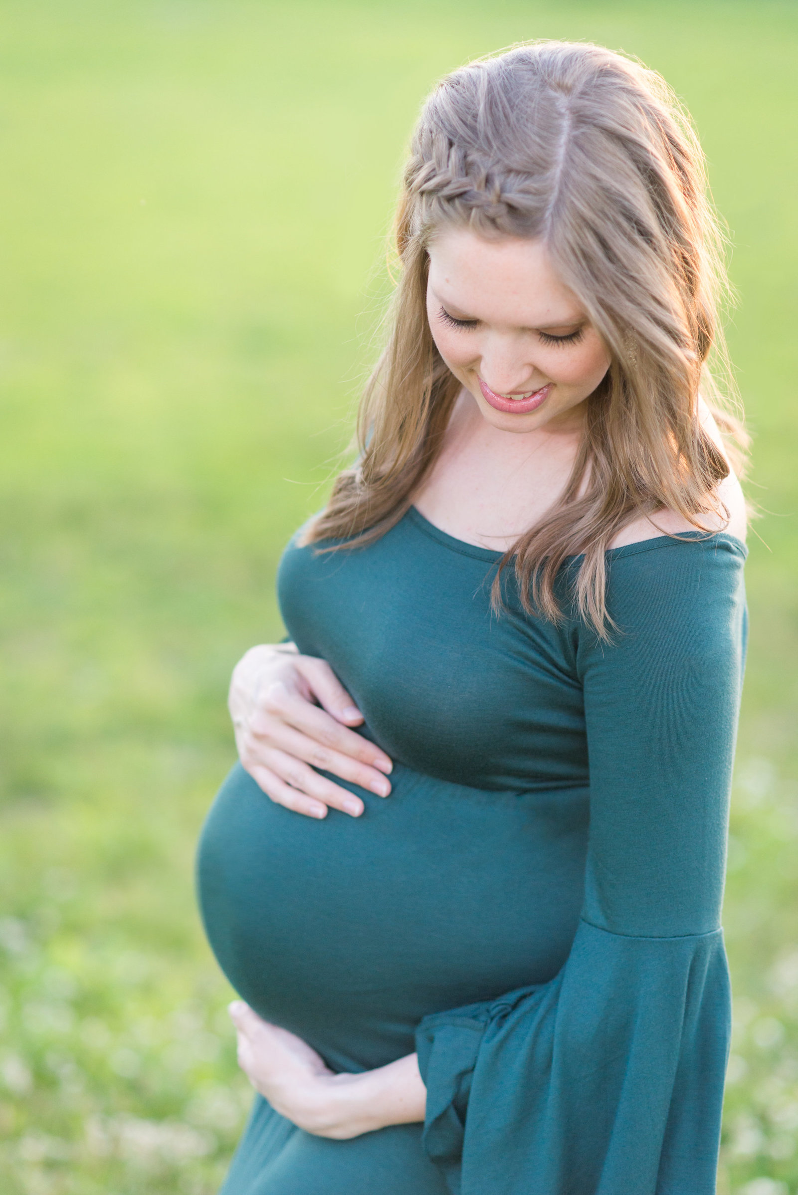frederick - maryland - maternity - photographer - mary - sarah - photography - sew - trendy - maternity - gowns  (2 of 5)