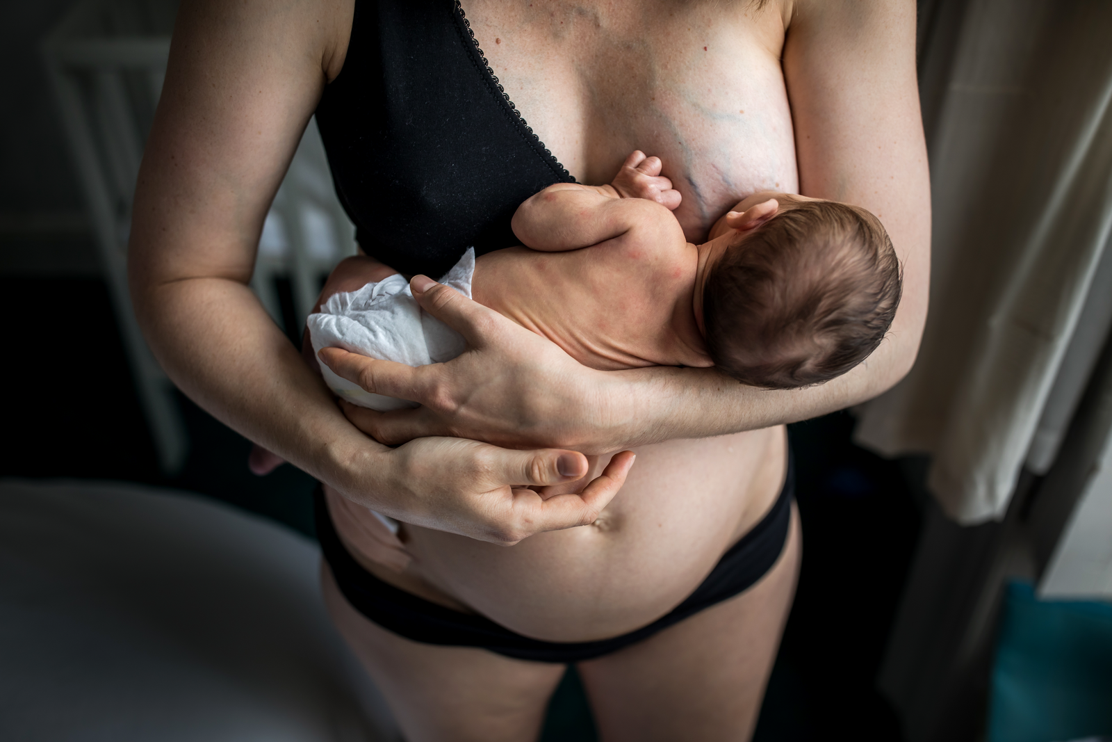 birth photographer, columbus, ga, atlanta, postpartum, breastfeeding, mother and newborn-8