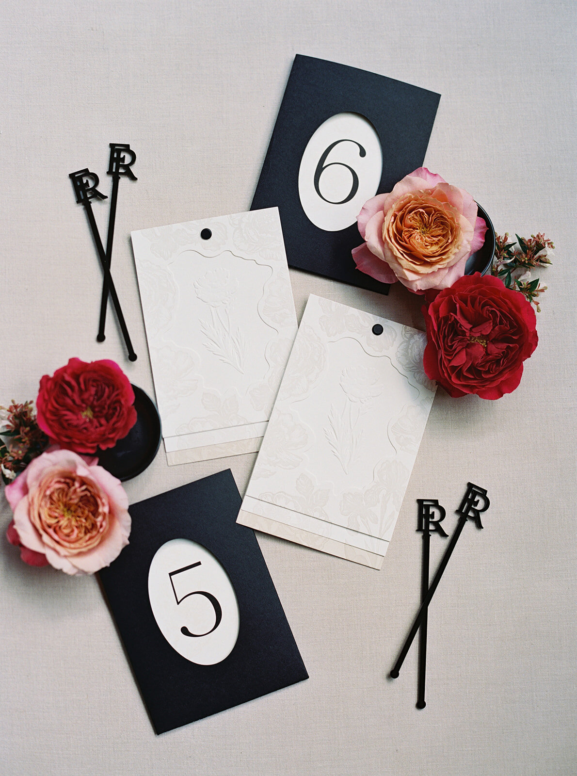 menus-table-numbers-and-stirsticks