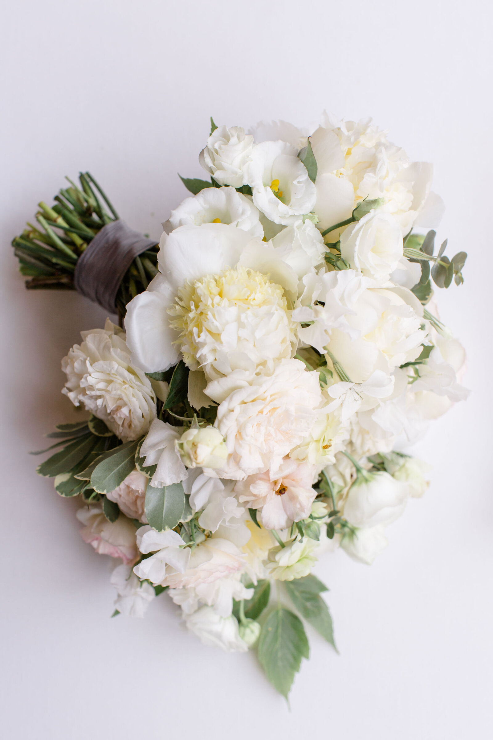 michelewithonel, white and blush bridal bouquet, garden bouquet, garden rose and peony bouquet, denver botanic gardens wedding flowers