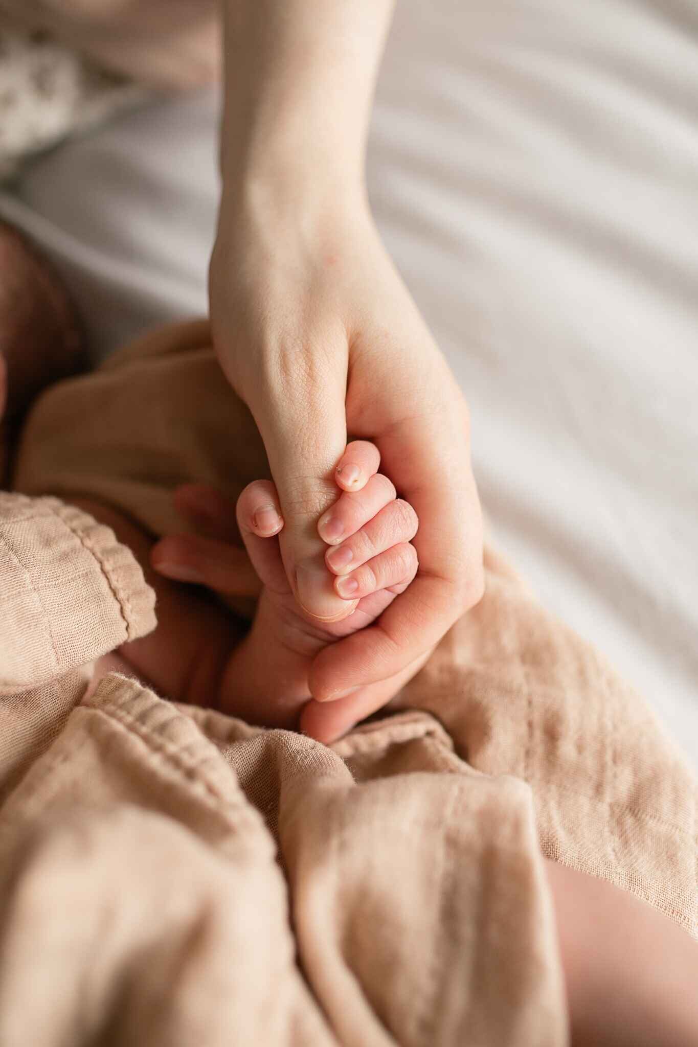 calgary-newborn-photographer-ivaniaberubephoto-10