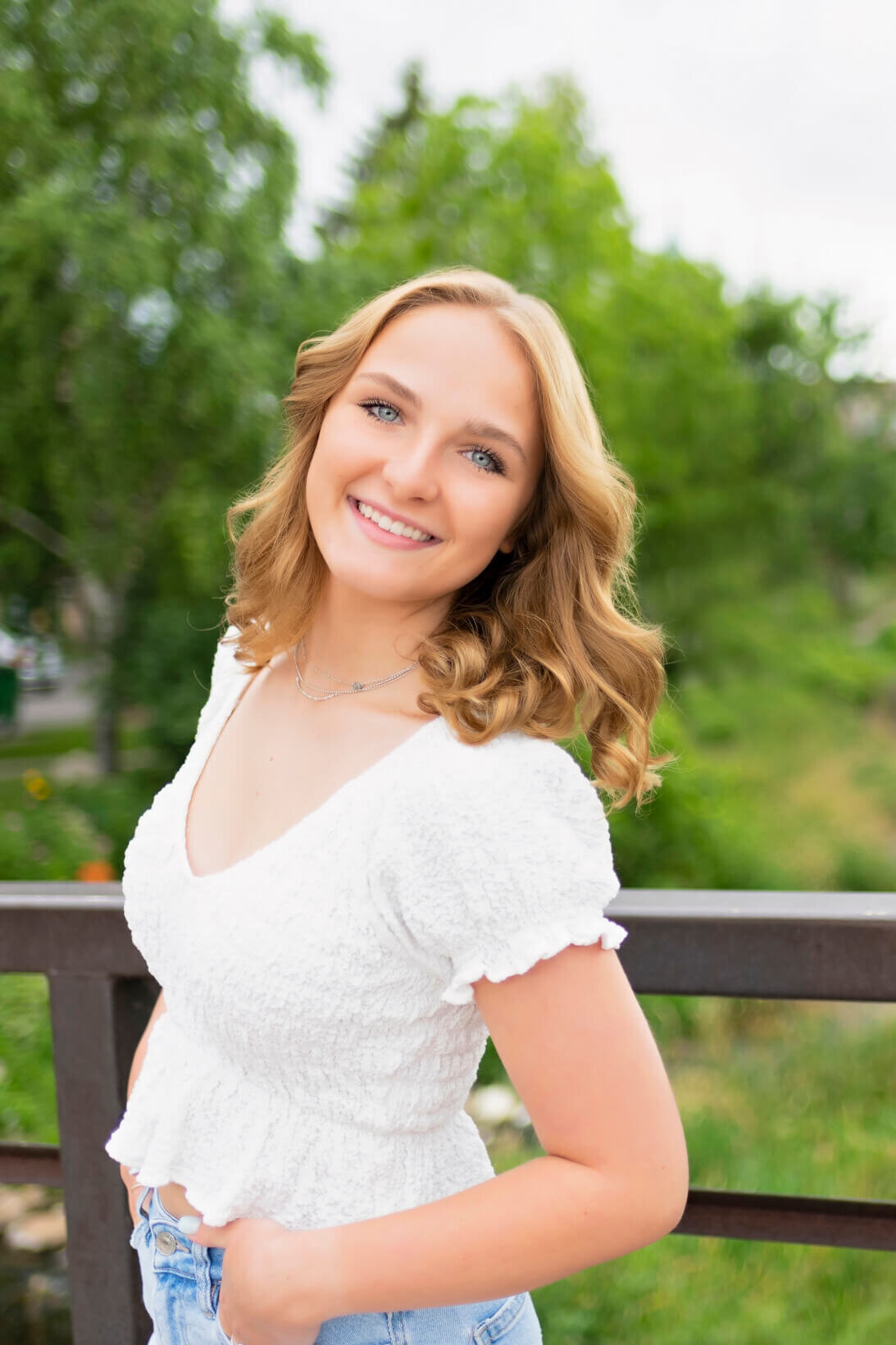 Wisconsin-Senior-Photos-with-Cows--54