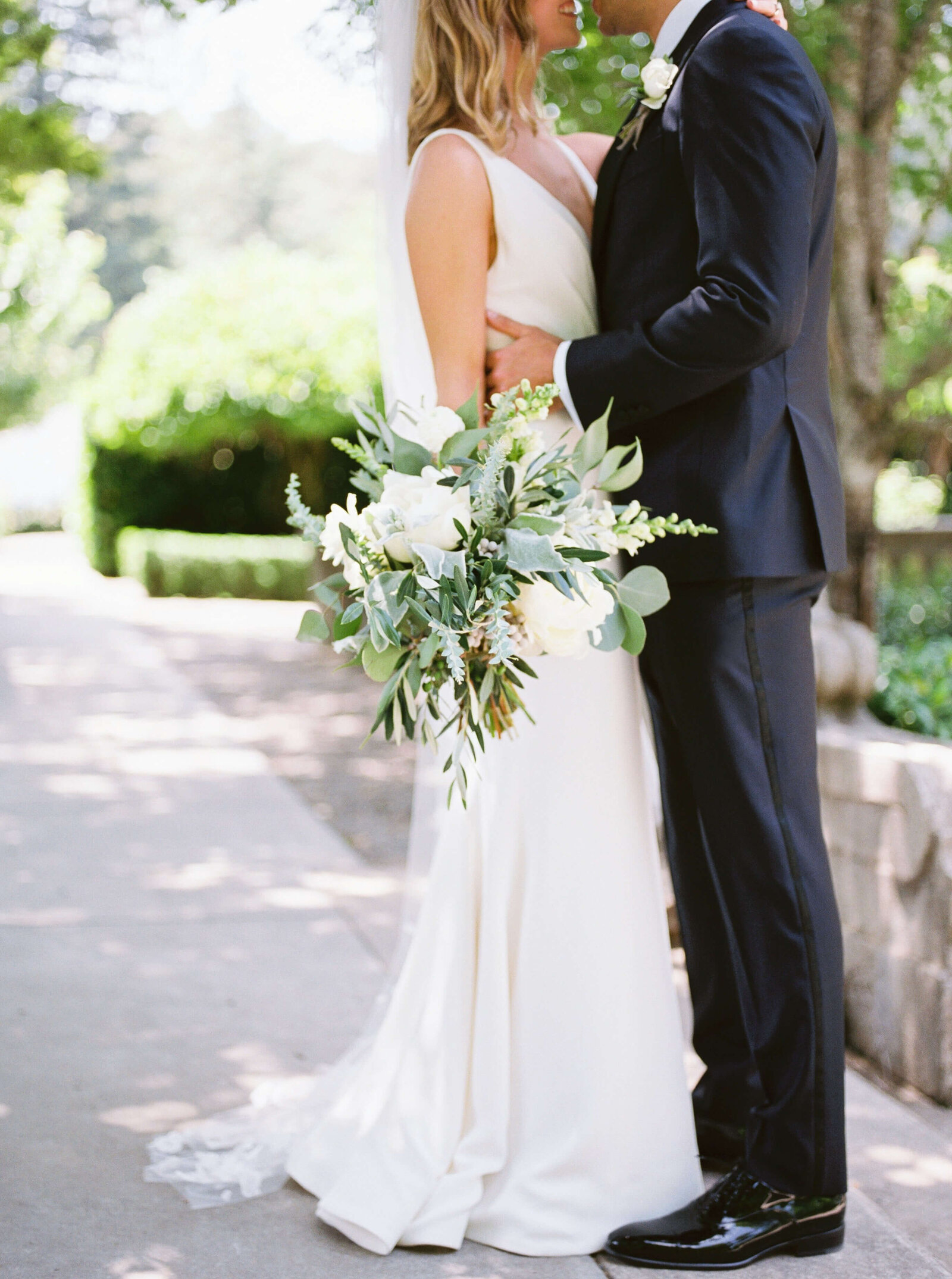 Annabel_Stephen_BeaulieuGardenWedding_JenzelVeloPhotography141