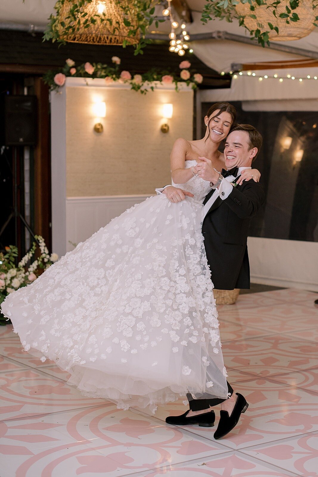 leila-james-events-newport-rhode-island-luxury-wedding-planner-castle-hill-wedding-coastal-wedding-photographer-stephanie-veglianteReception-40 copy