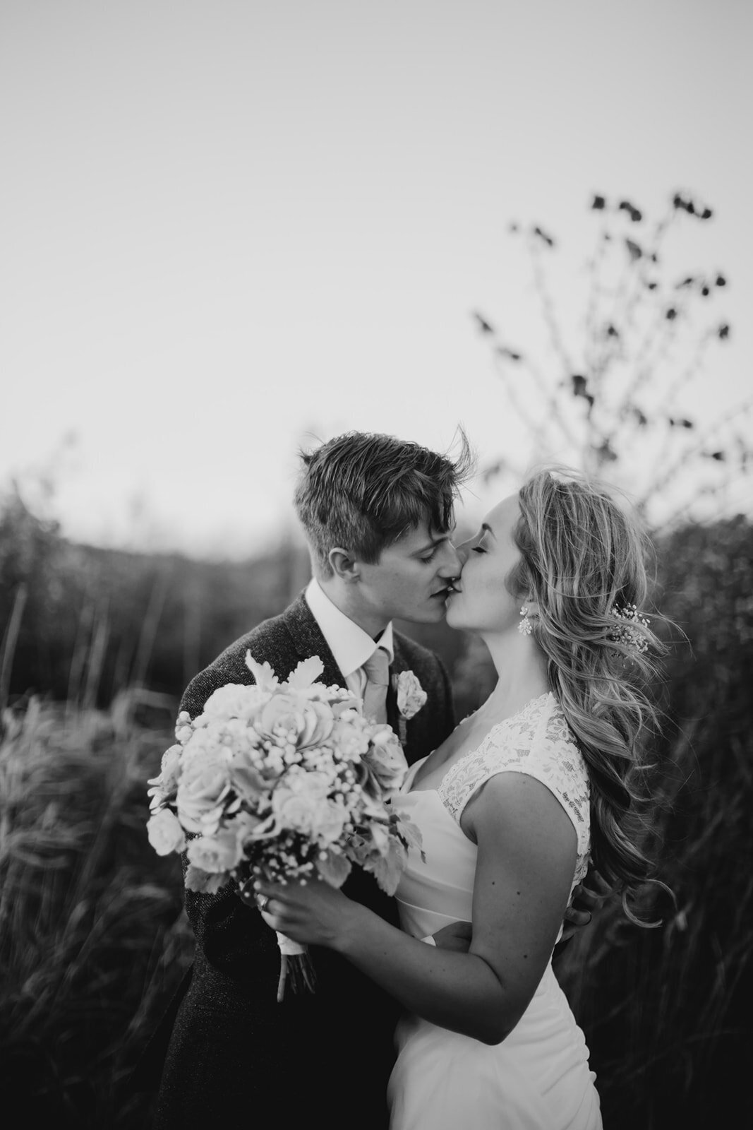 Elopement couple kissing
