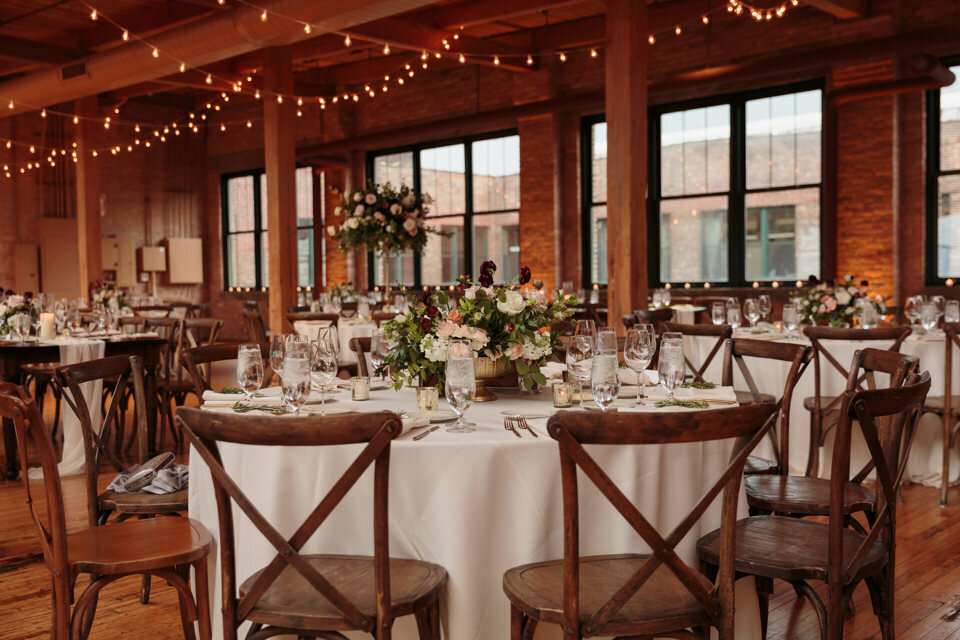 15-Bridgeport-Art-Center-Wedding-tablescape