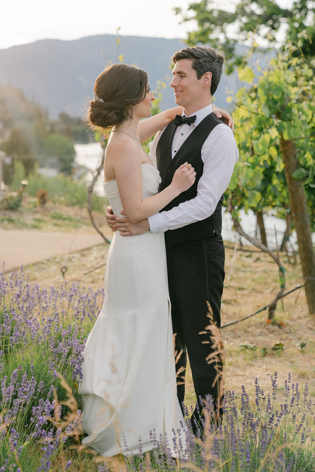 sirensong_lakechelan_wedding-L-B-1240