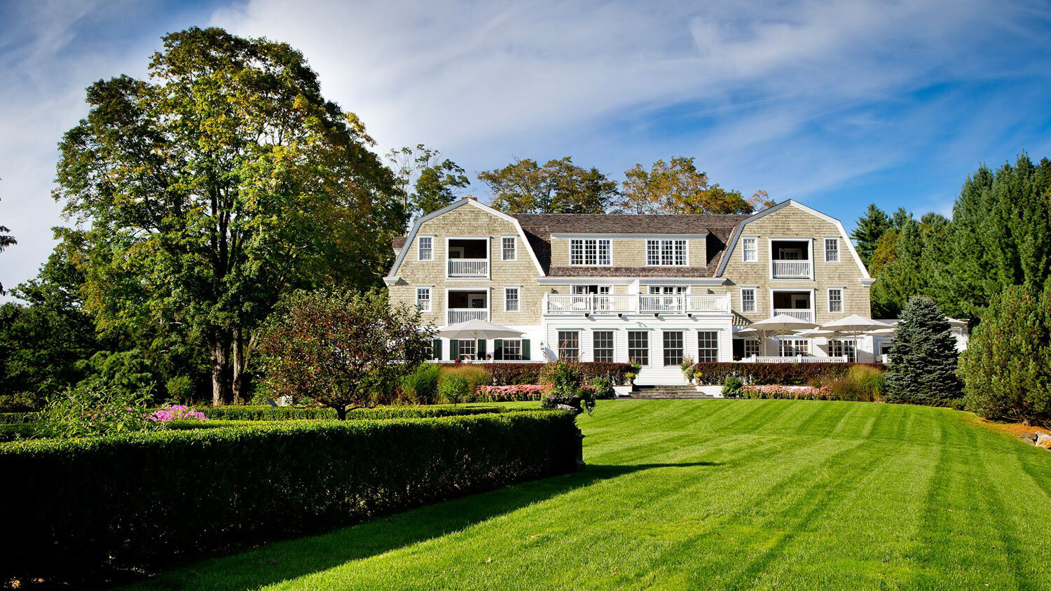 Elegant and modern Wedding venue