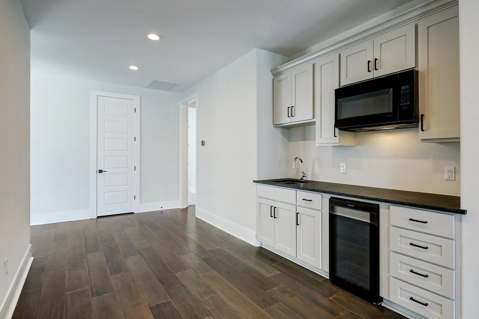 Livingston-Custom-Homes-Oyama-Custom-Build-Secondary-Suite