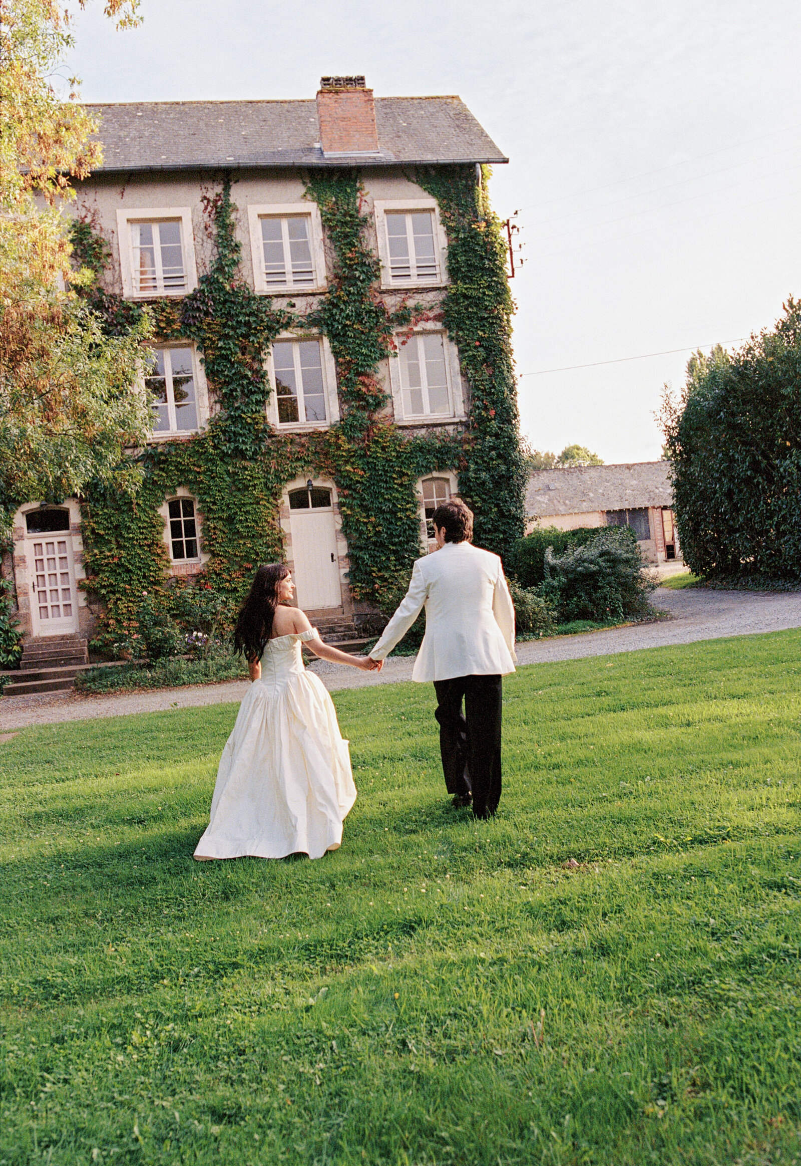 Film-Wedding-Photographer-Zara-Staples-Weddings389