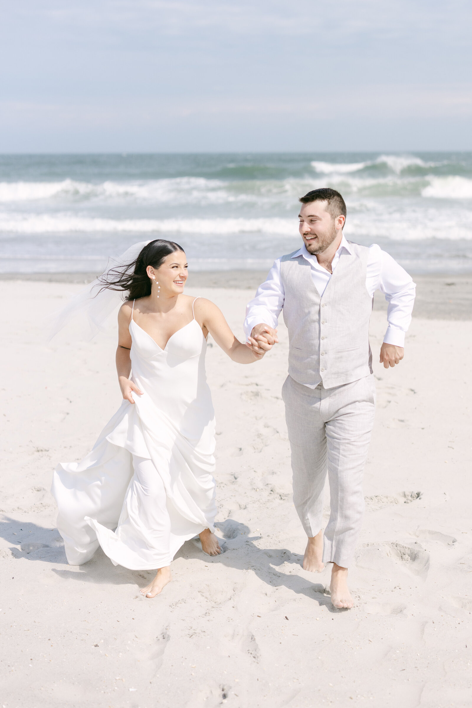 newlyweds-on-the-beach-deauville-inn