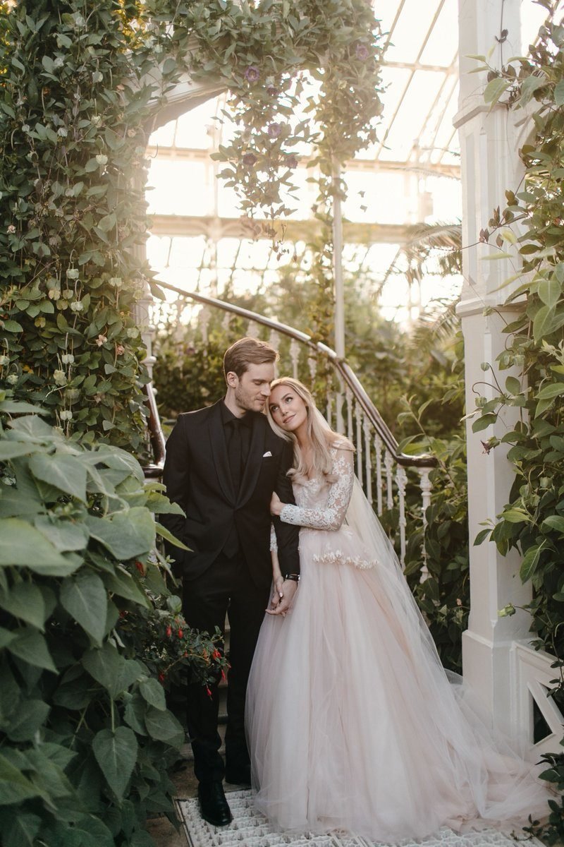 Felix-and-Marzia-wedding-dress-by-JoanneFlemingDesign-JessicaKobeissiPhoto (2)