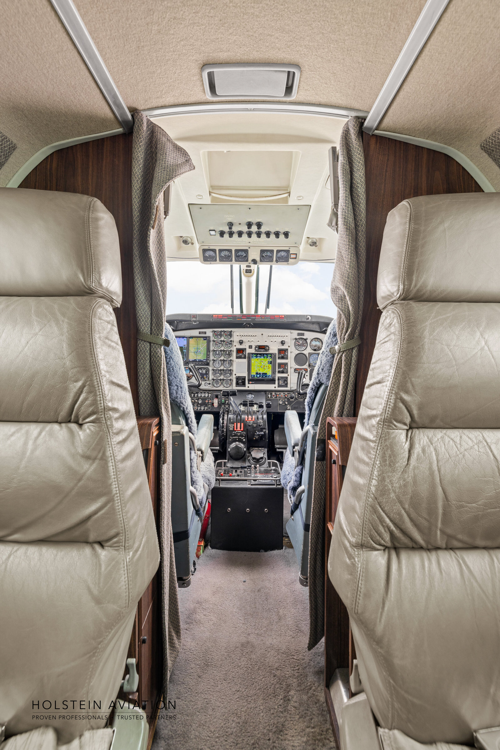 KingAir C90B Watermark-6