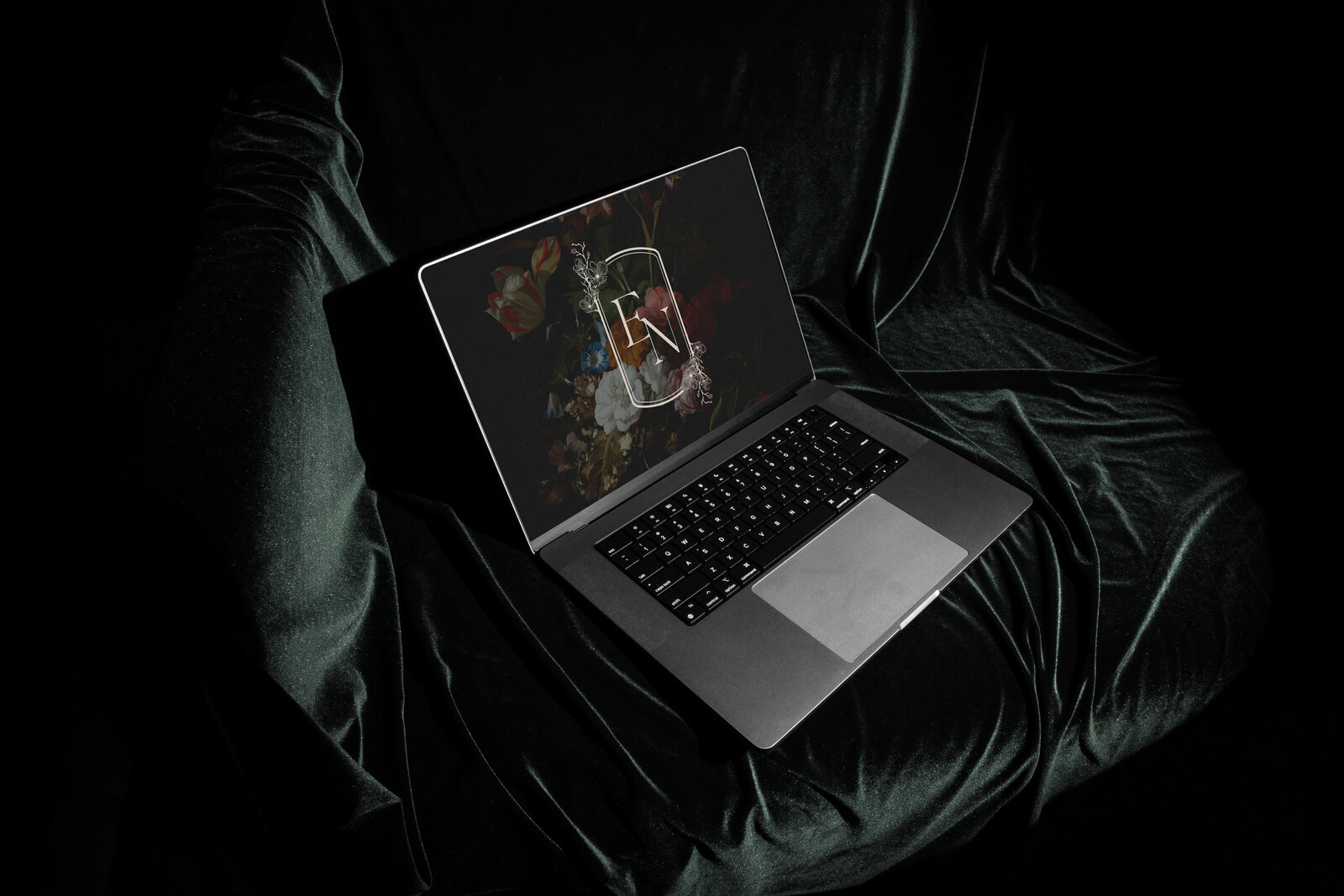 EN-macbook-mockup