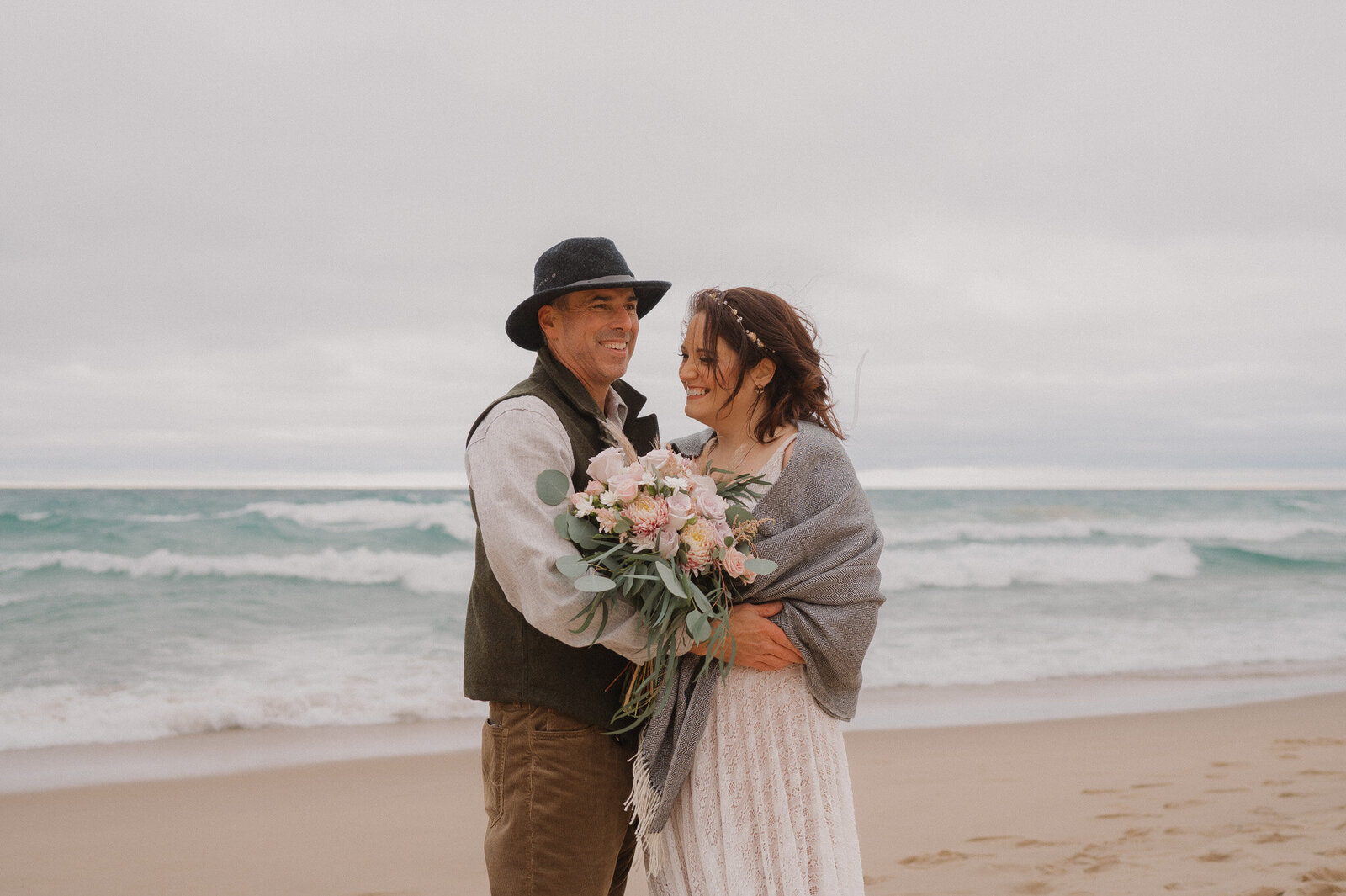 pictured rocks elopement wedding photographer