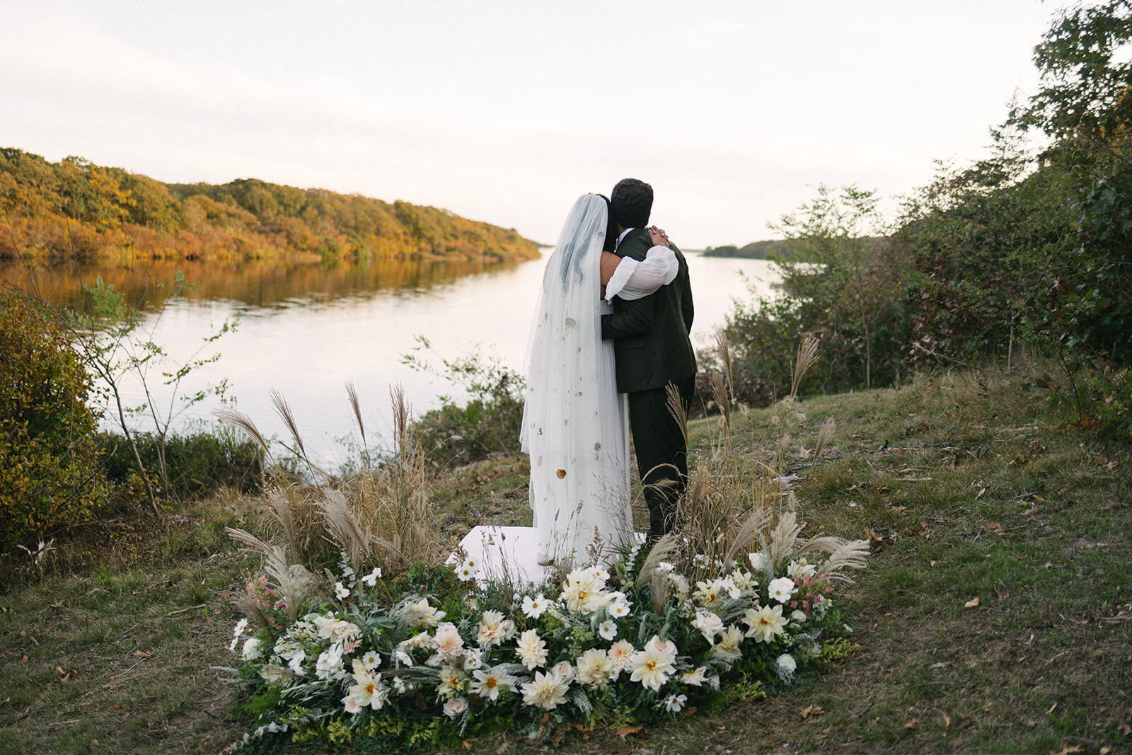 Angela & Noah - Martha_s Vineyard Wedding- Larisa Stinga Photography -916-221022