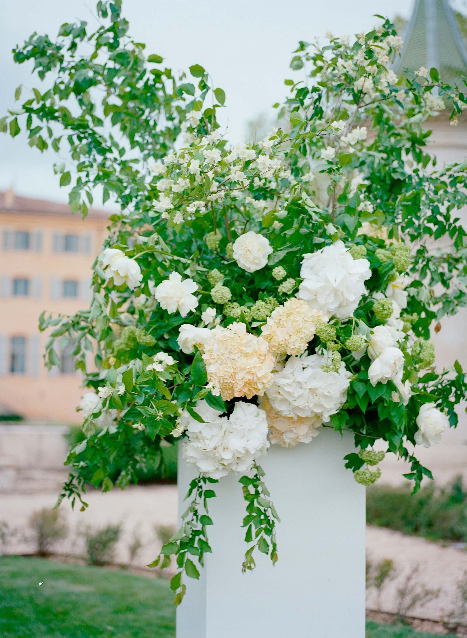 046b_provence_wedding_chateau_de_fonscolombe