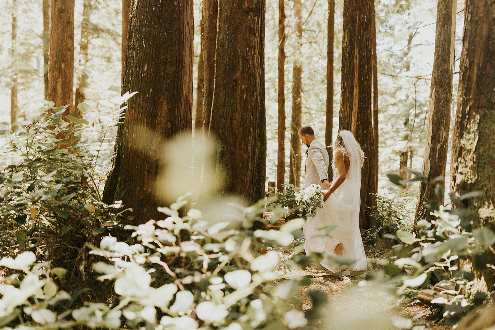 kaylyn-mclachlan-tofino-ucluelet-wedding-photographer-tin-wis-mackenzie-beach-wedding-taylor+brandon-0721