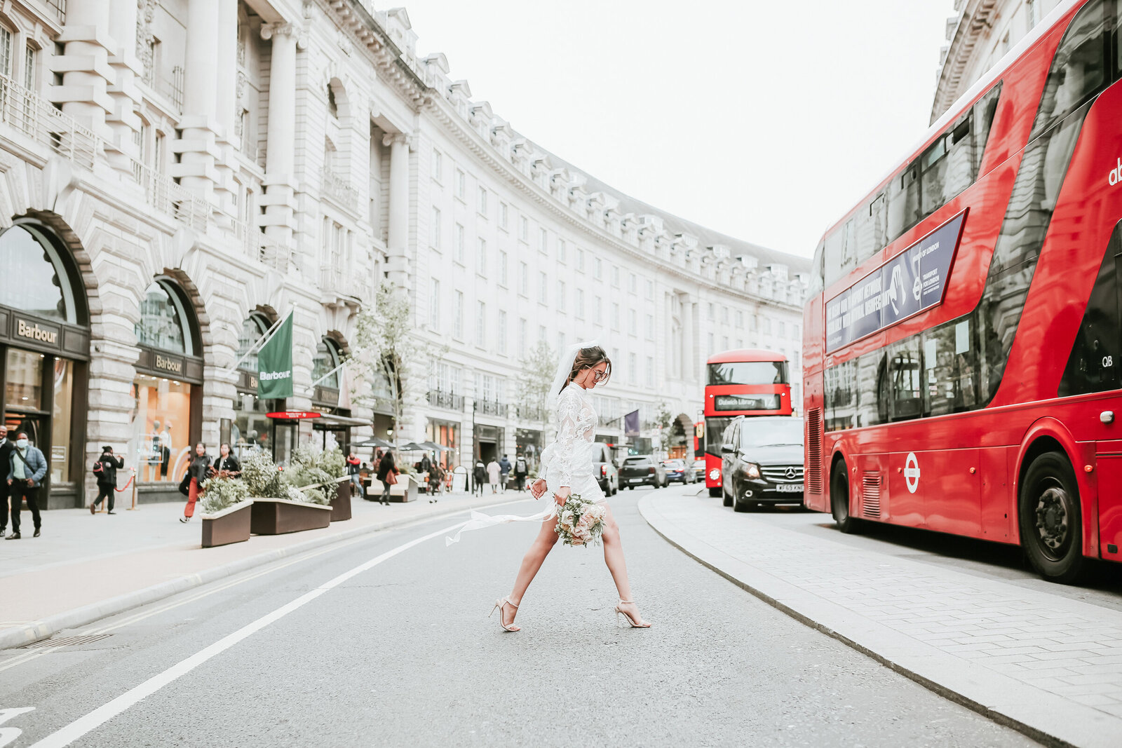 London-city-bride-short-wedding-dress-red-double-decker-bus