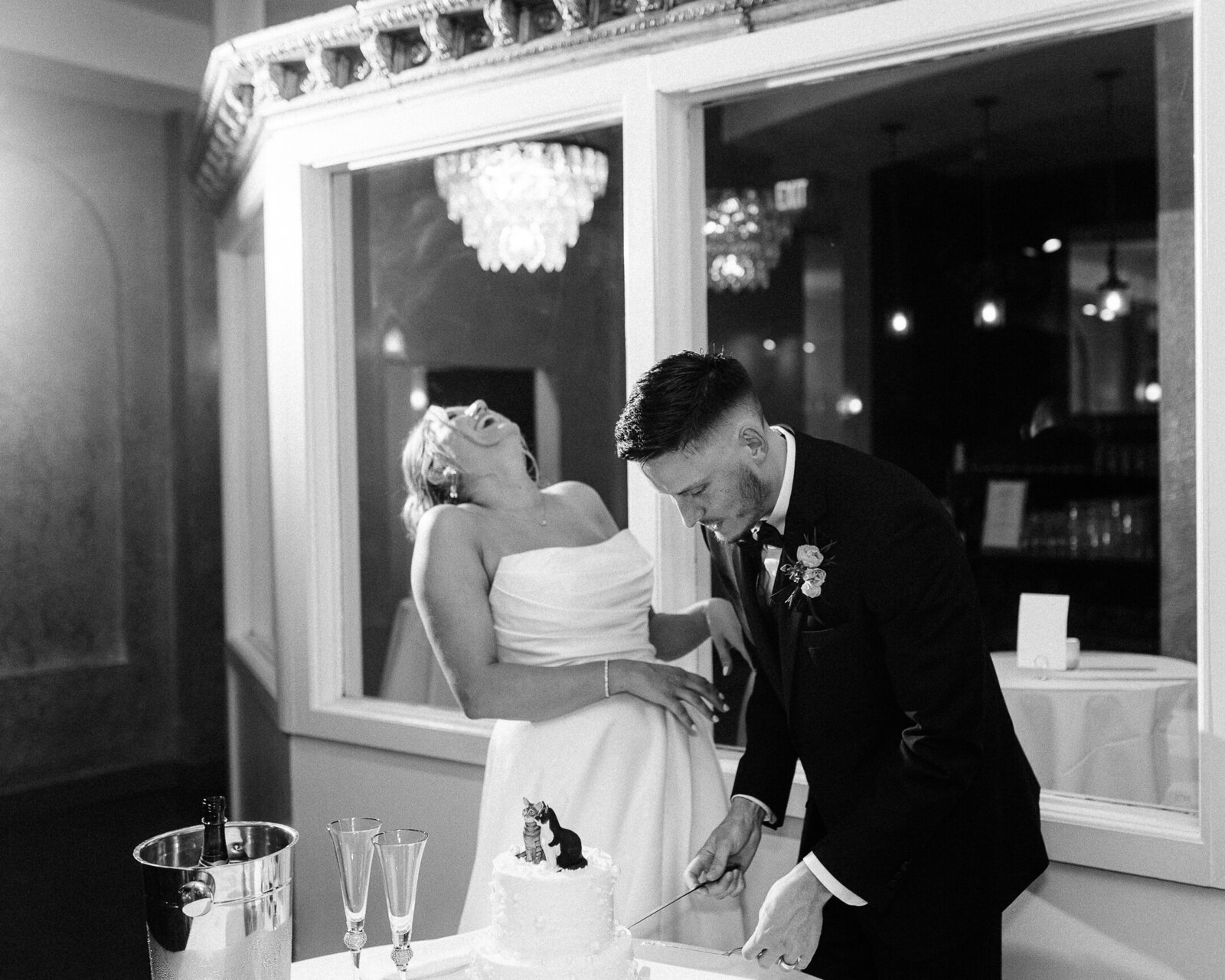 Corby Intercontinental Hotel Kansas City Wedding Plaza-211