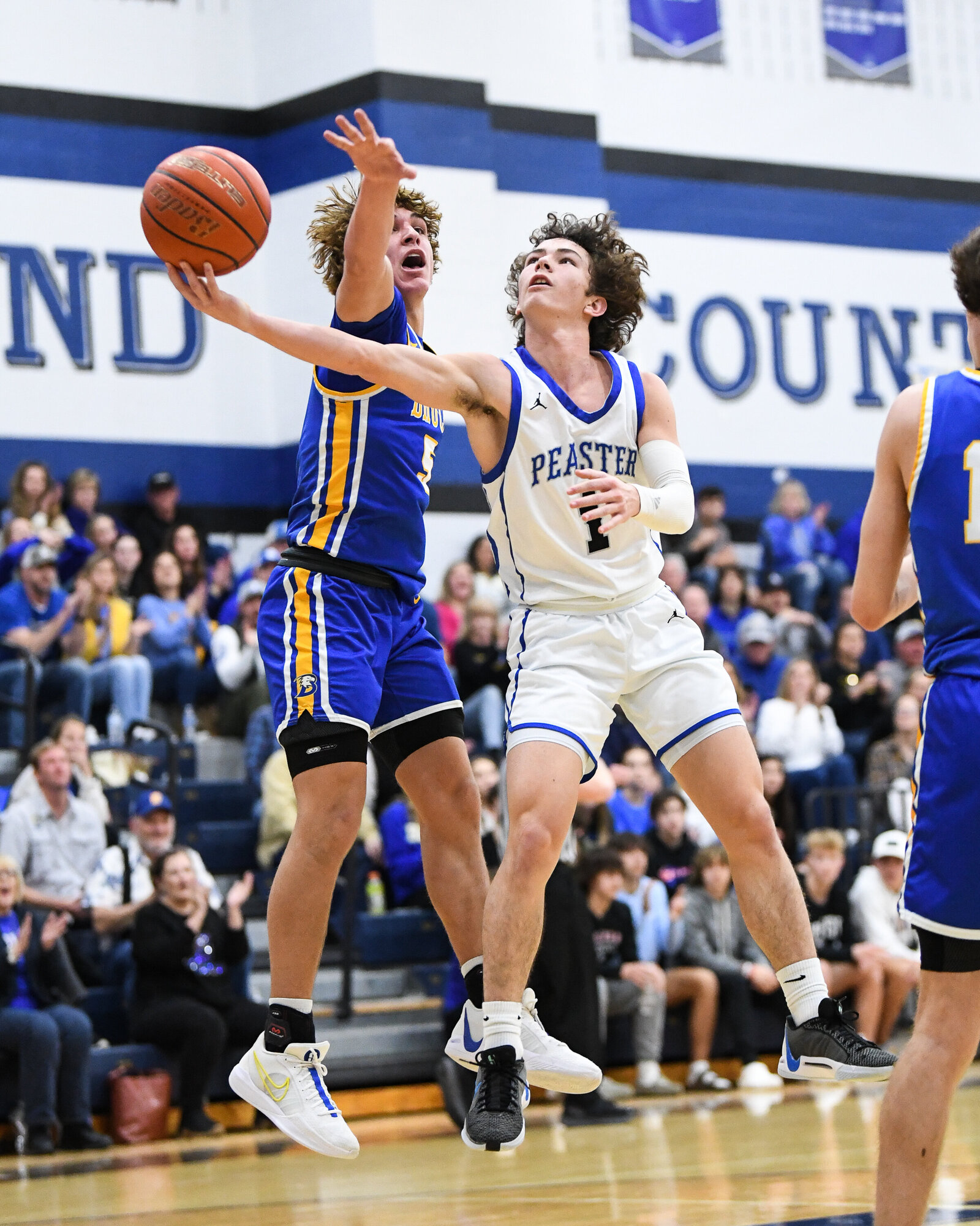 peaster-basketball-action-photo